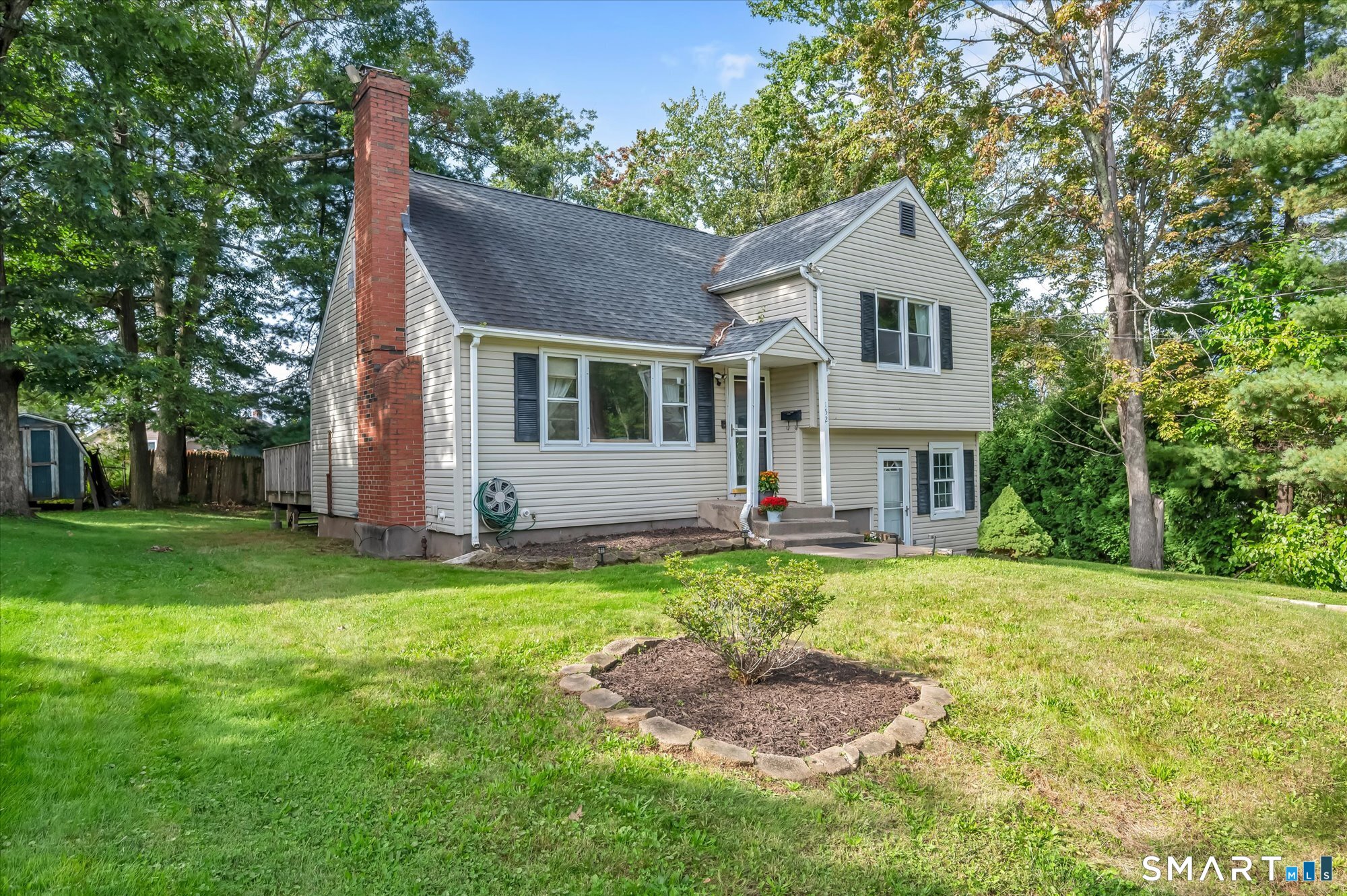 152 Bay Avenue Property Photo 2