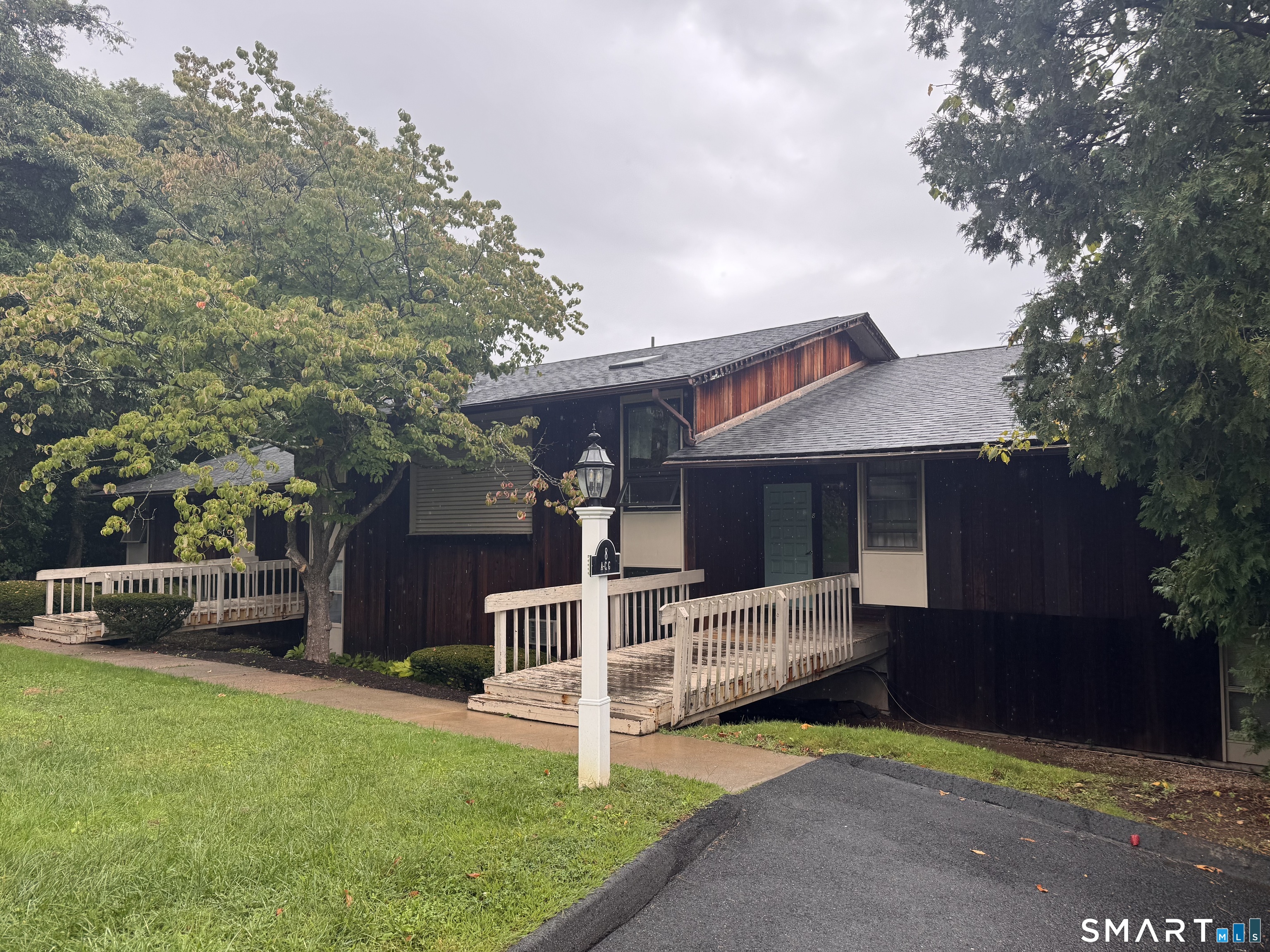 8-b Country Squire 8b Drive Property Photo 1