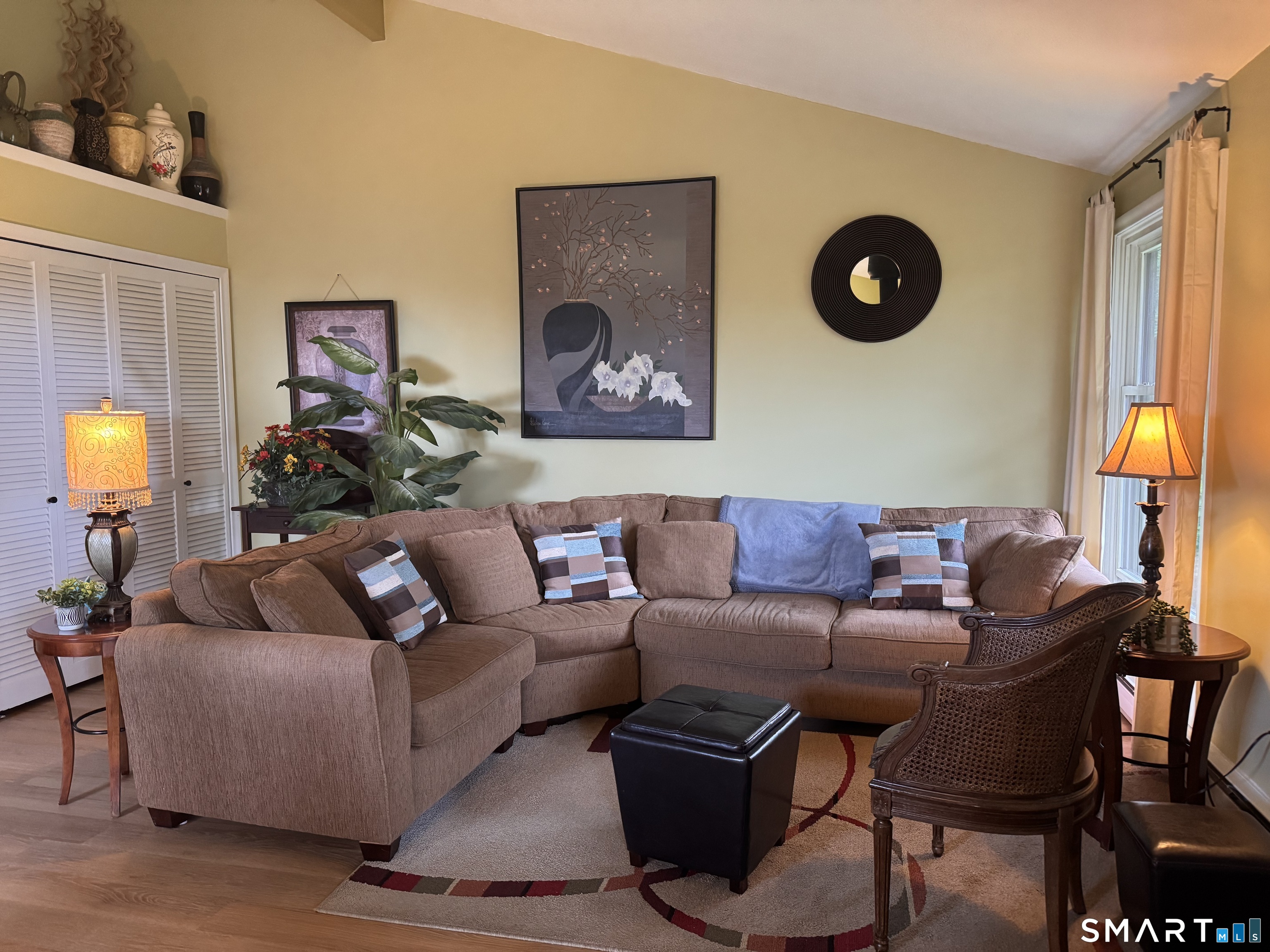 8 Country Squire 8b Drive Property Photo 2