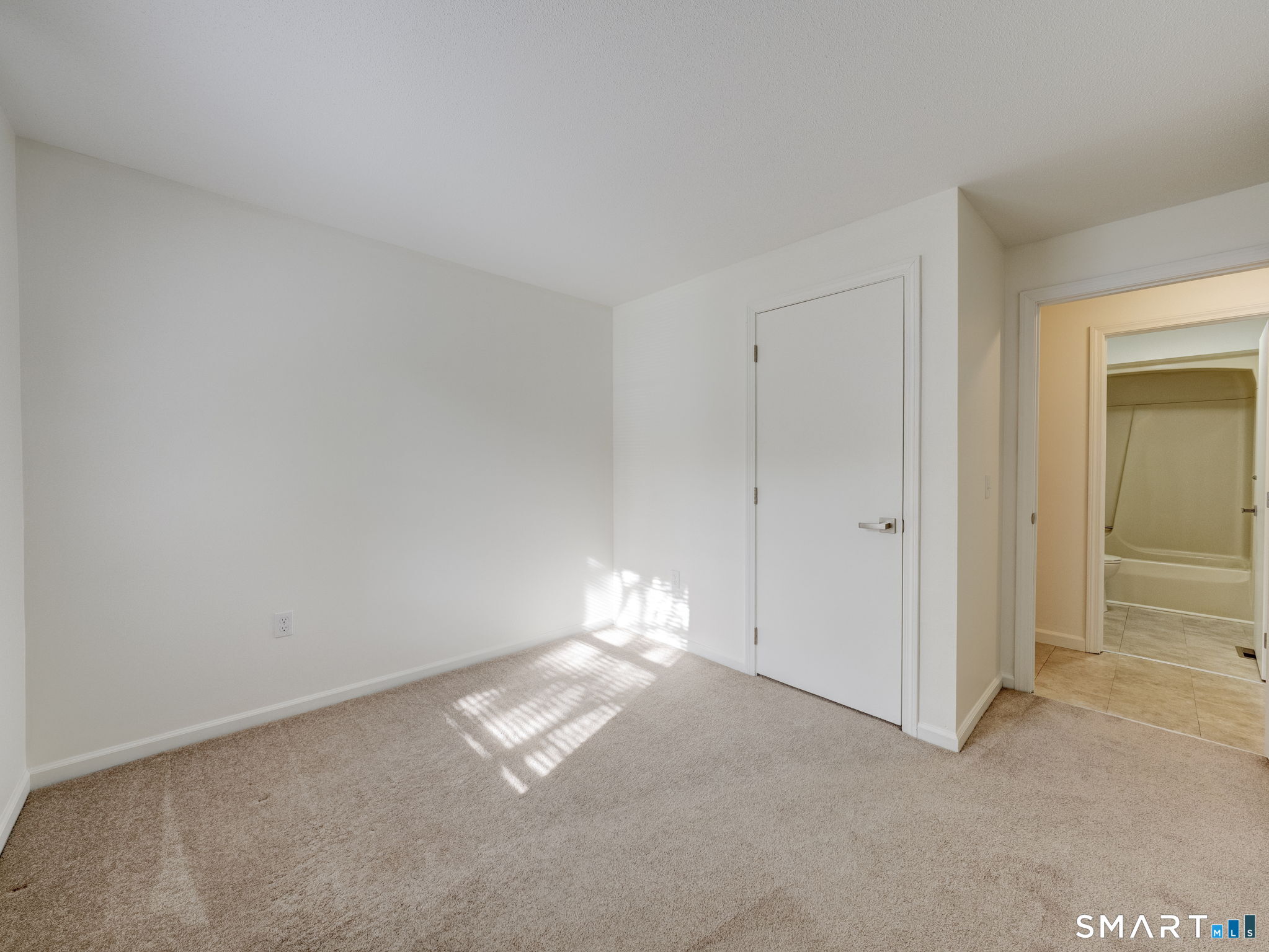 54 Oak 13 Street Property Photo 13