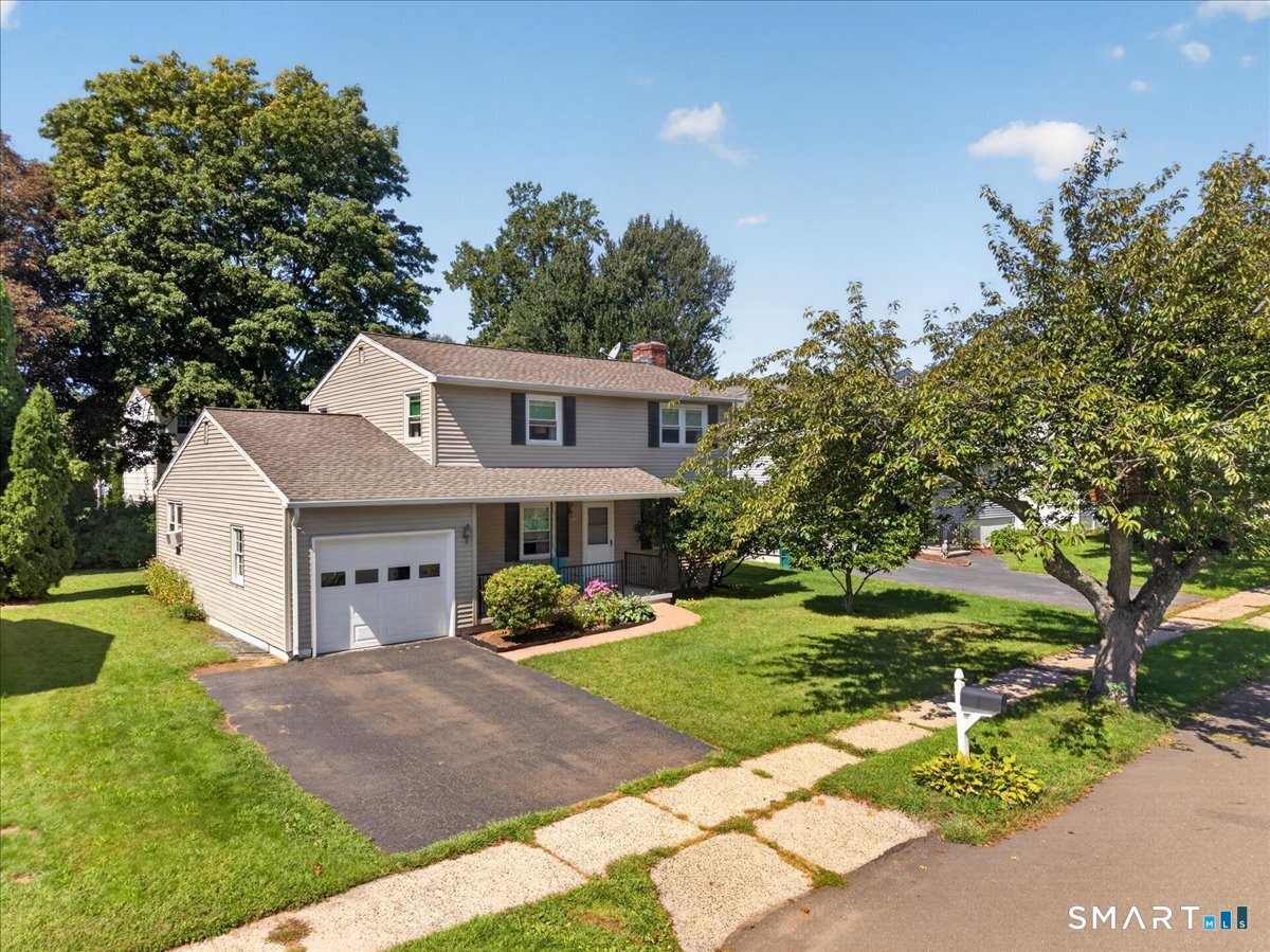 147 Daniel Road Property Photo 2