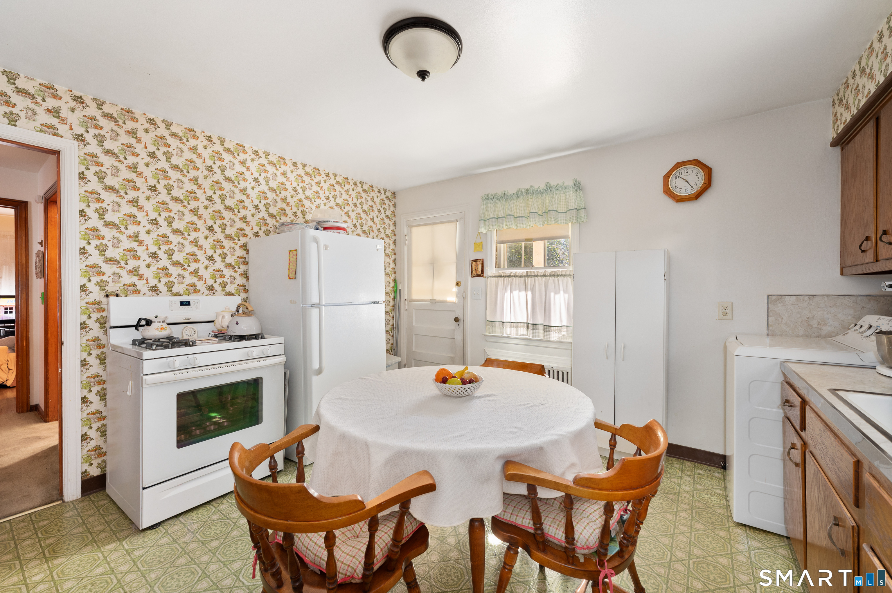 65 Roosevelt Avenue Property Photo 8
