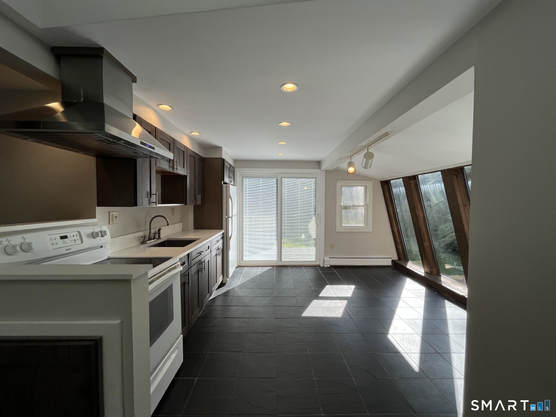 21 Church Street Property Photo 2