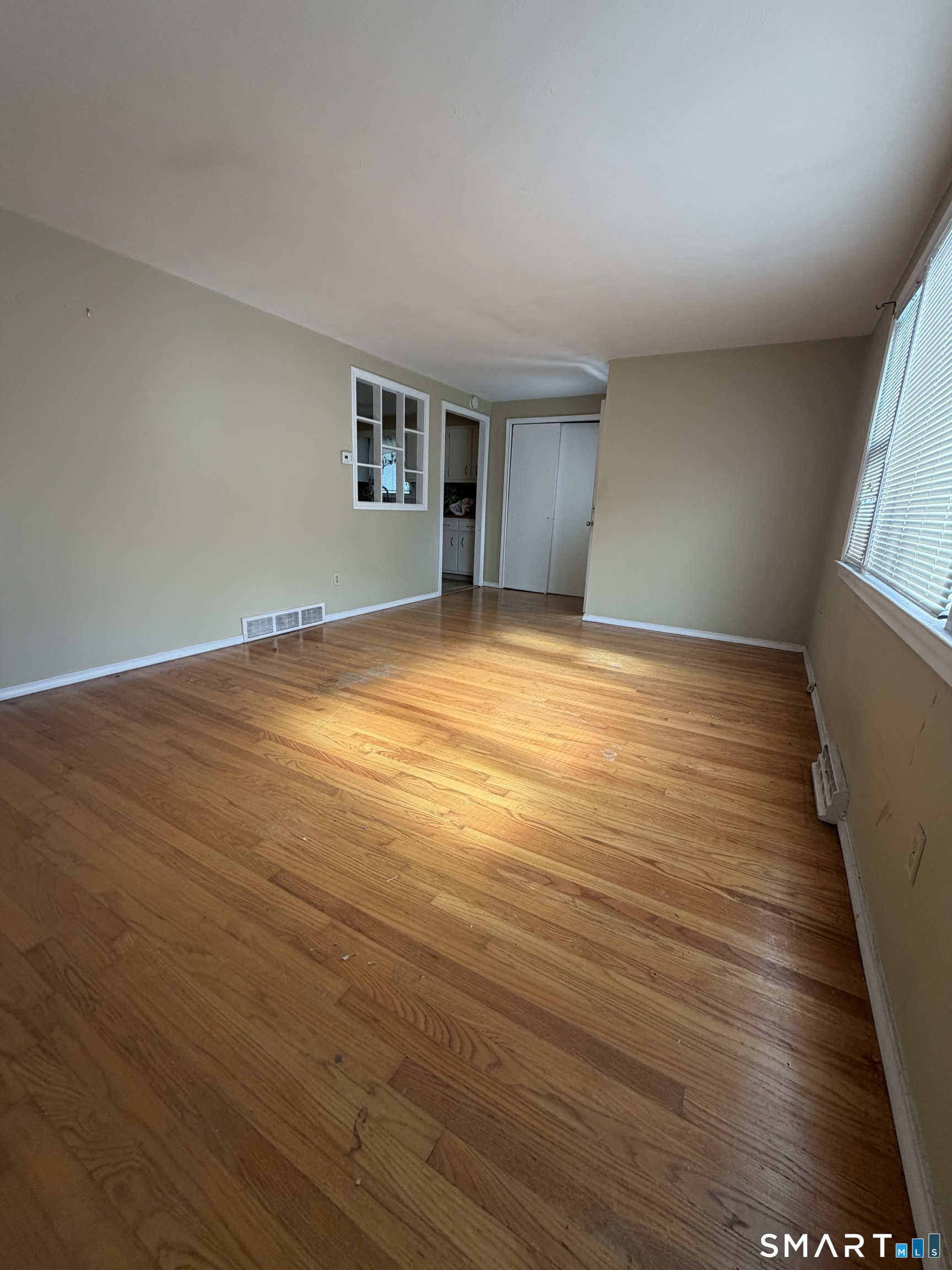 180 Portland Street Property Photo 4
