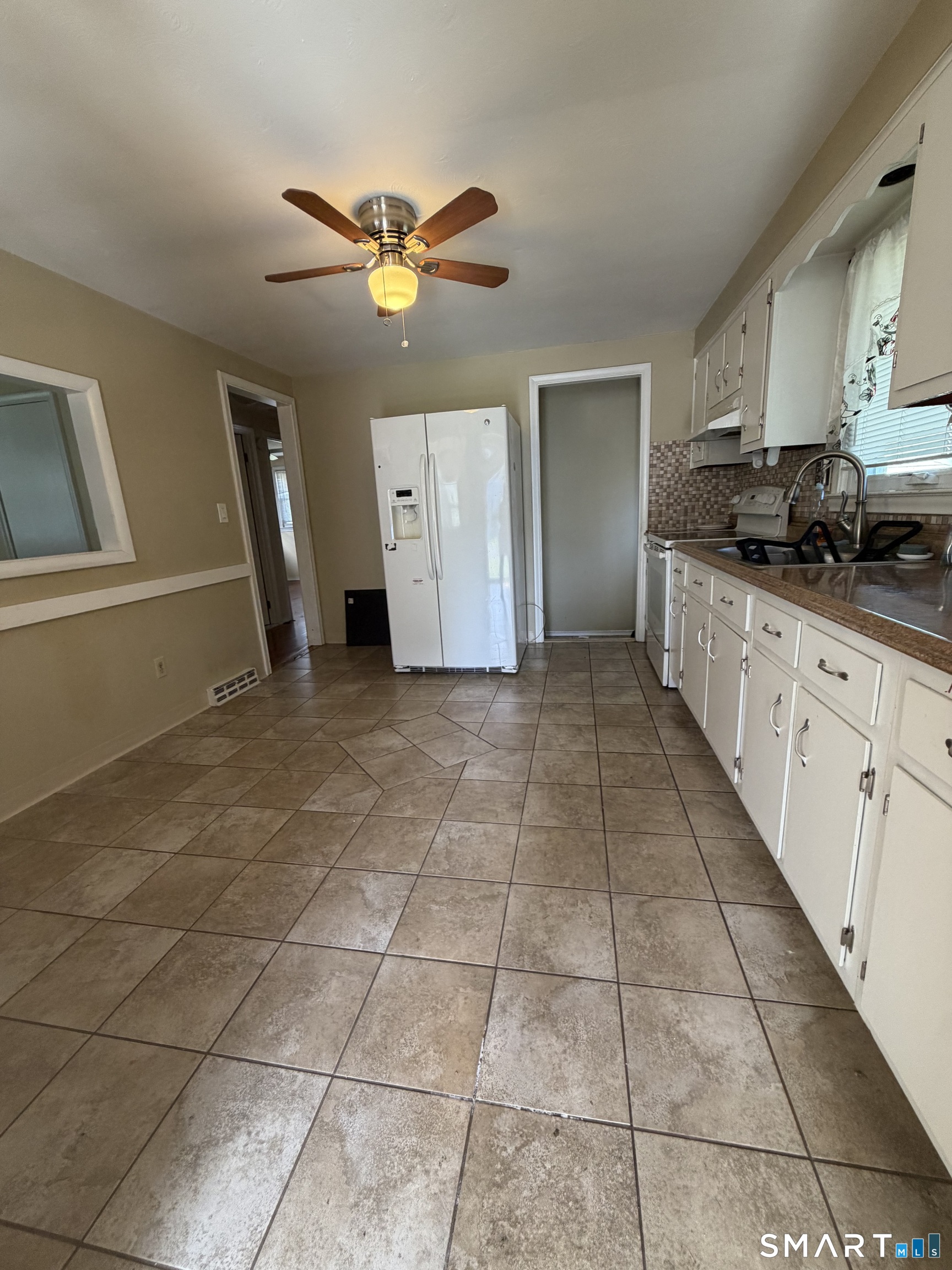 180 Portland Street Property Photo 5