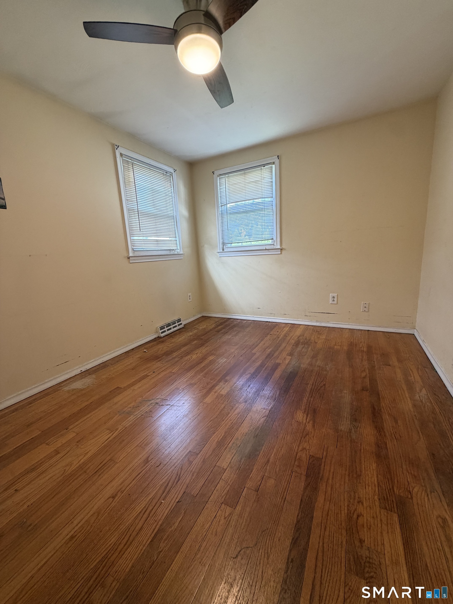 180 Portland Street Property Photo 7