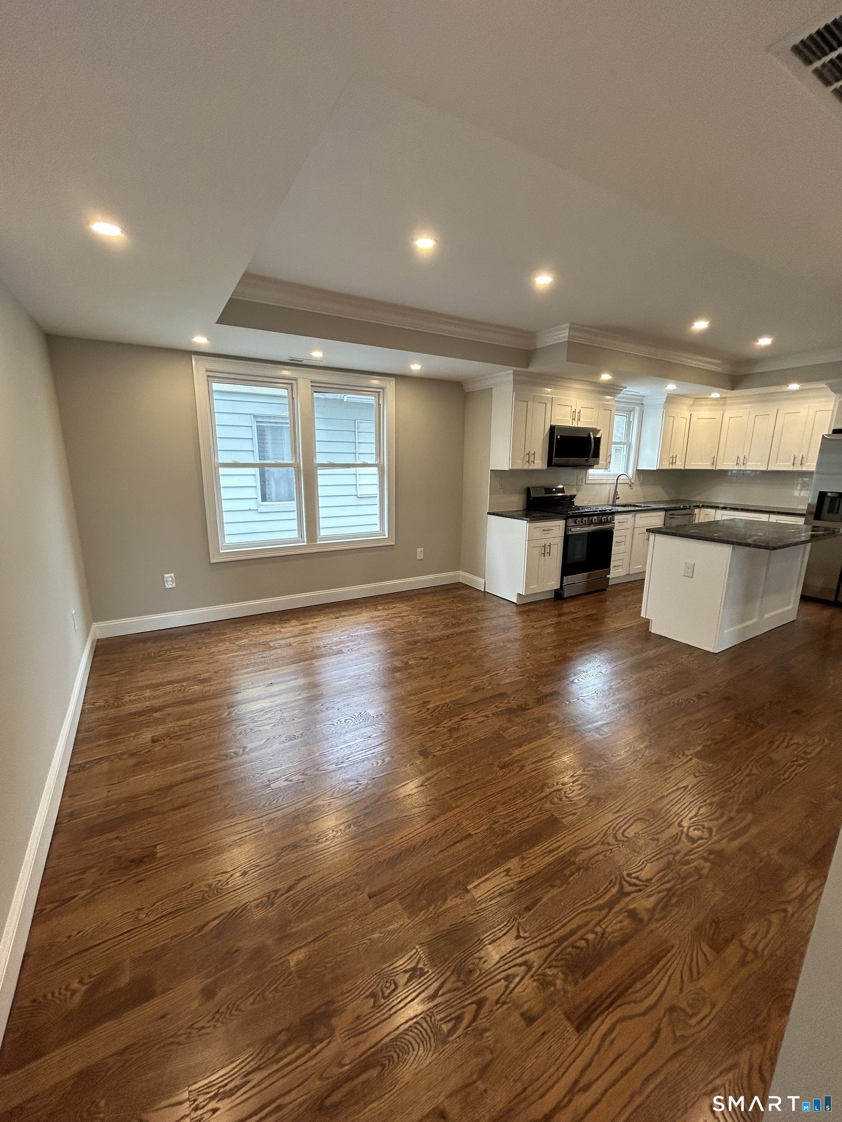 823 Capitol 3 Avenue Property Photo 6