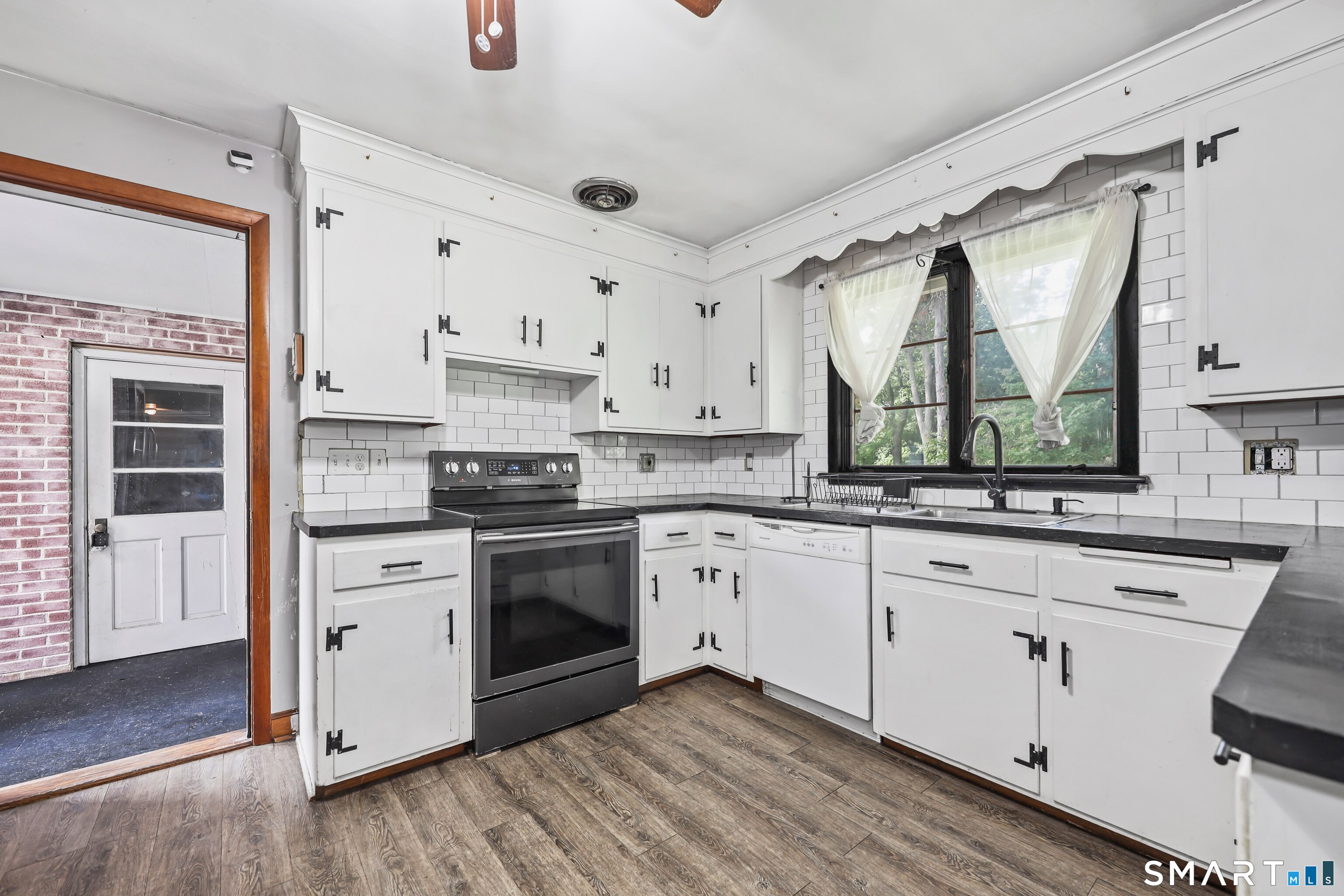 155 Frederick Street Property Photo 13