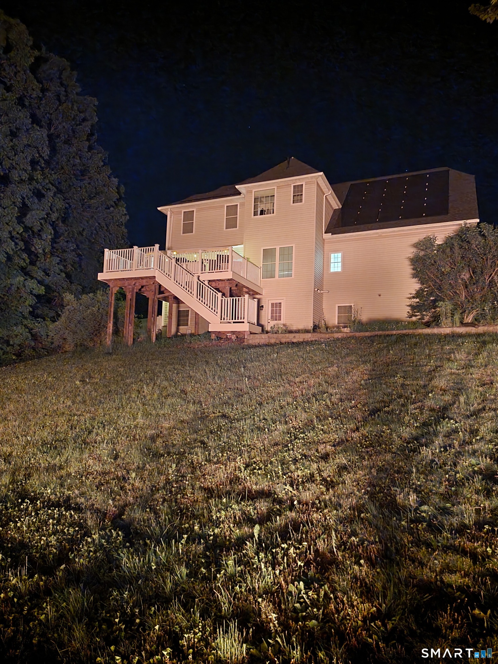 18 Tree Top Lane Property Photo 2