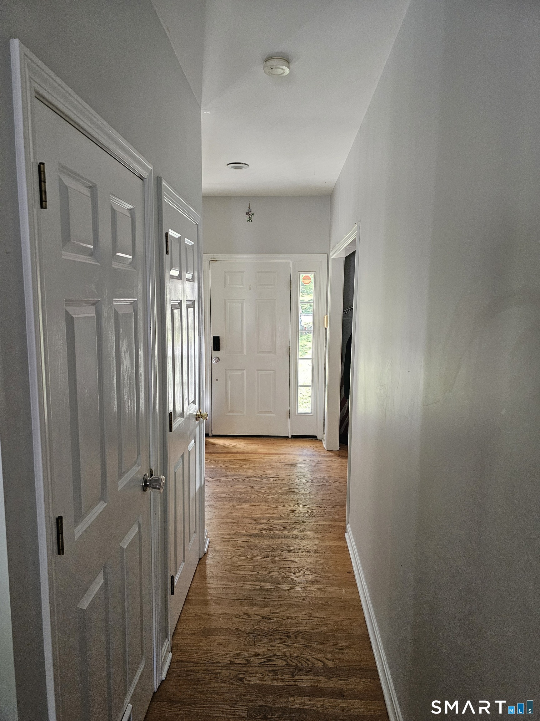 18 Tree Top Lane Property Photo 3