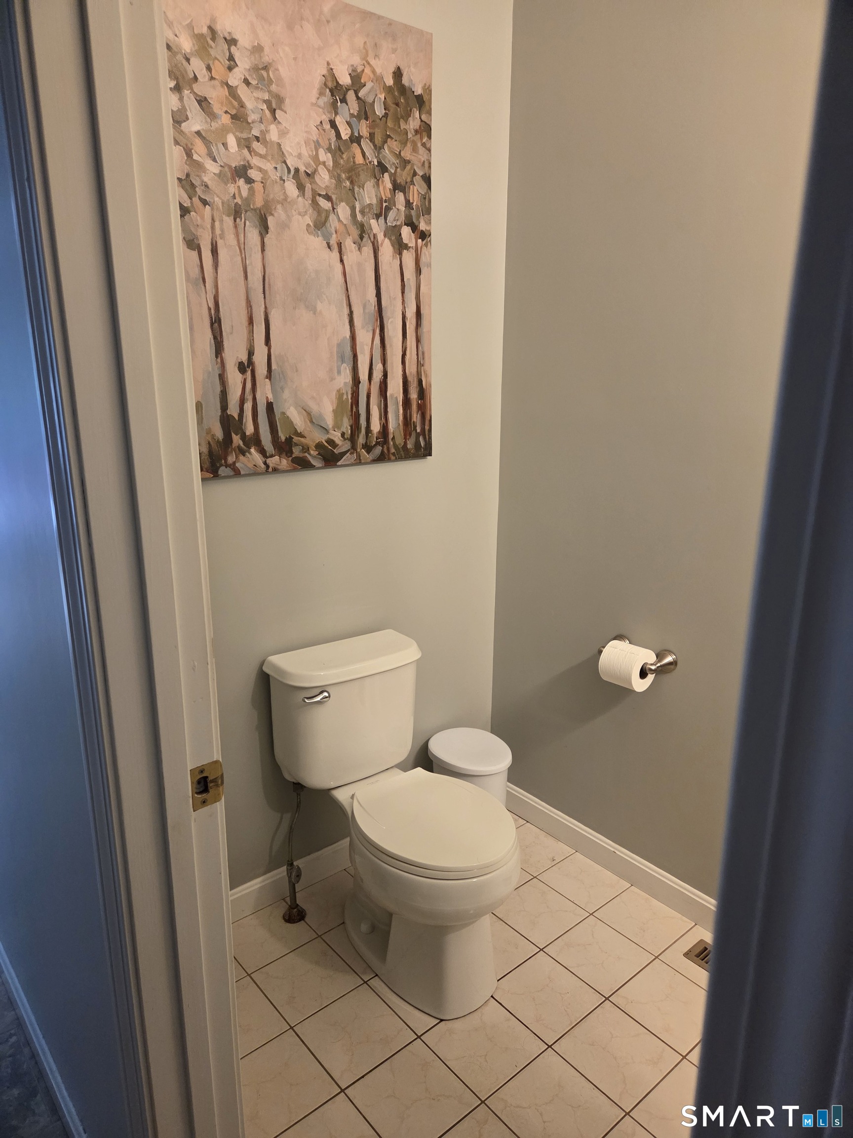 18 Tree Top Lane Property Photo 7