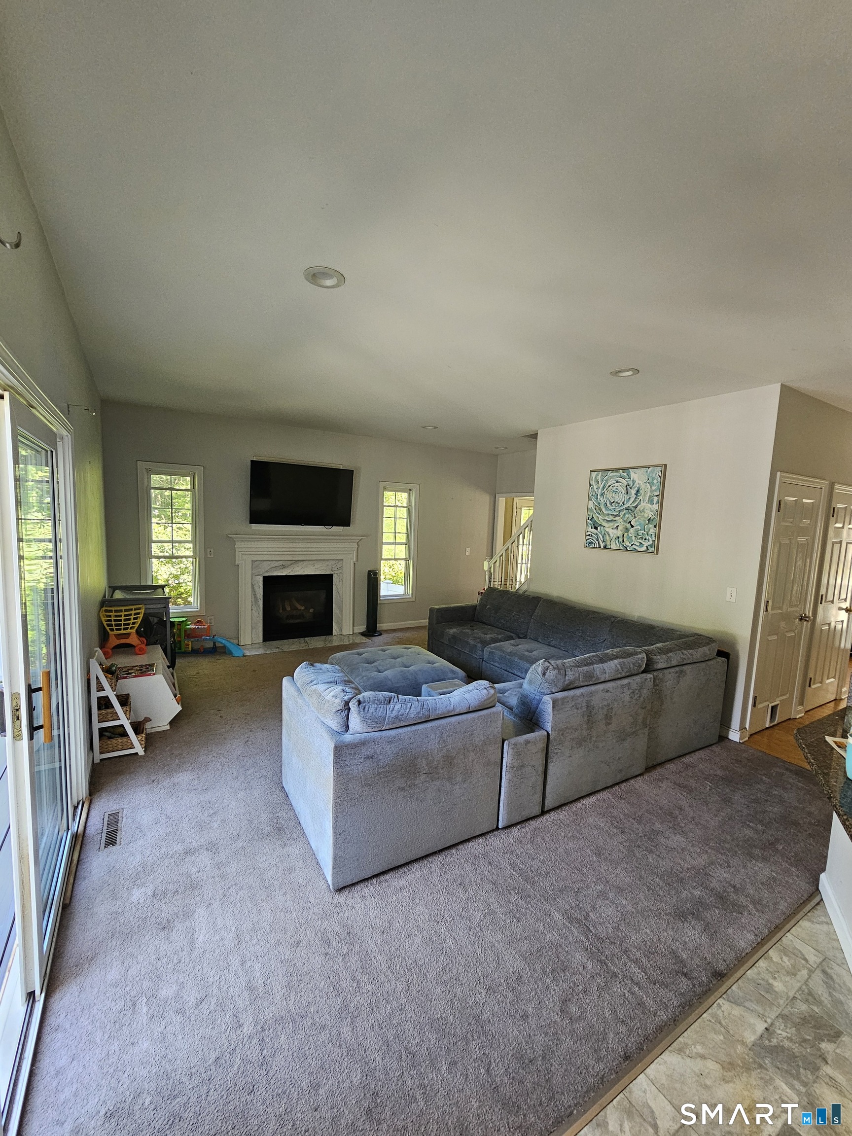 18 Tree Top Lane Property Photo 13