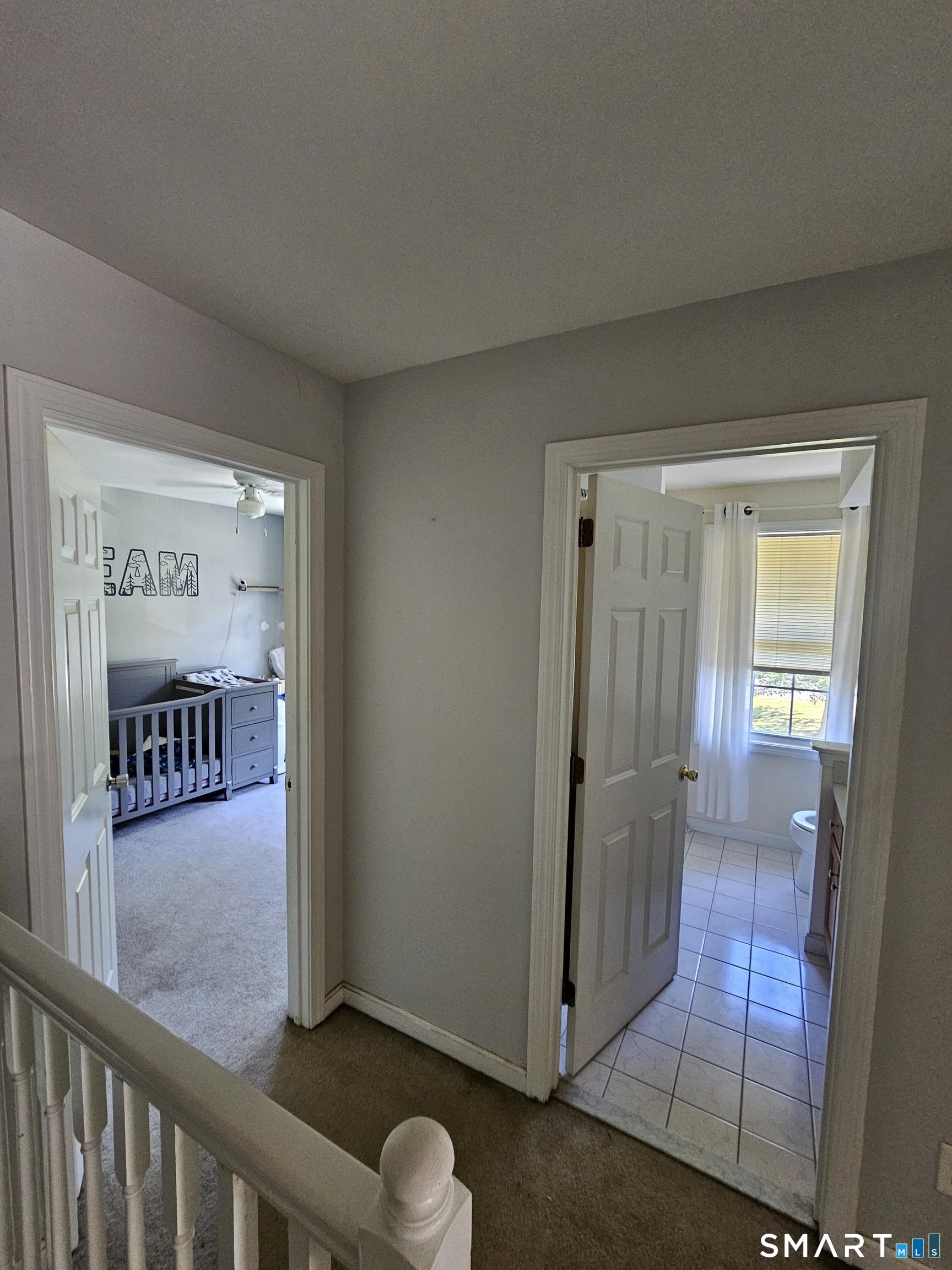 18 Tree Top Lane Property Photo 14