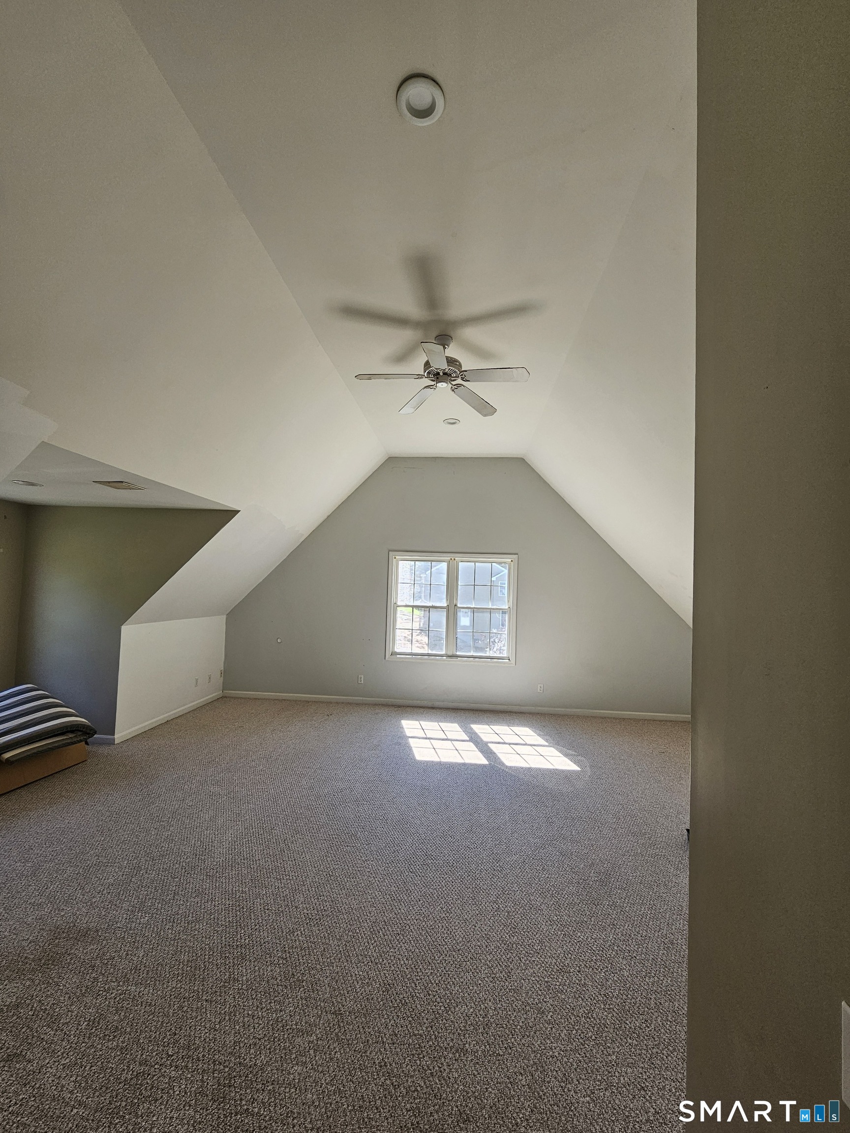 18 Tree Top Lane Property Photo 16