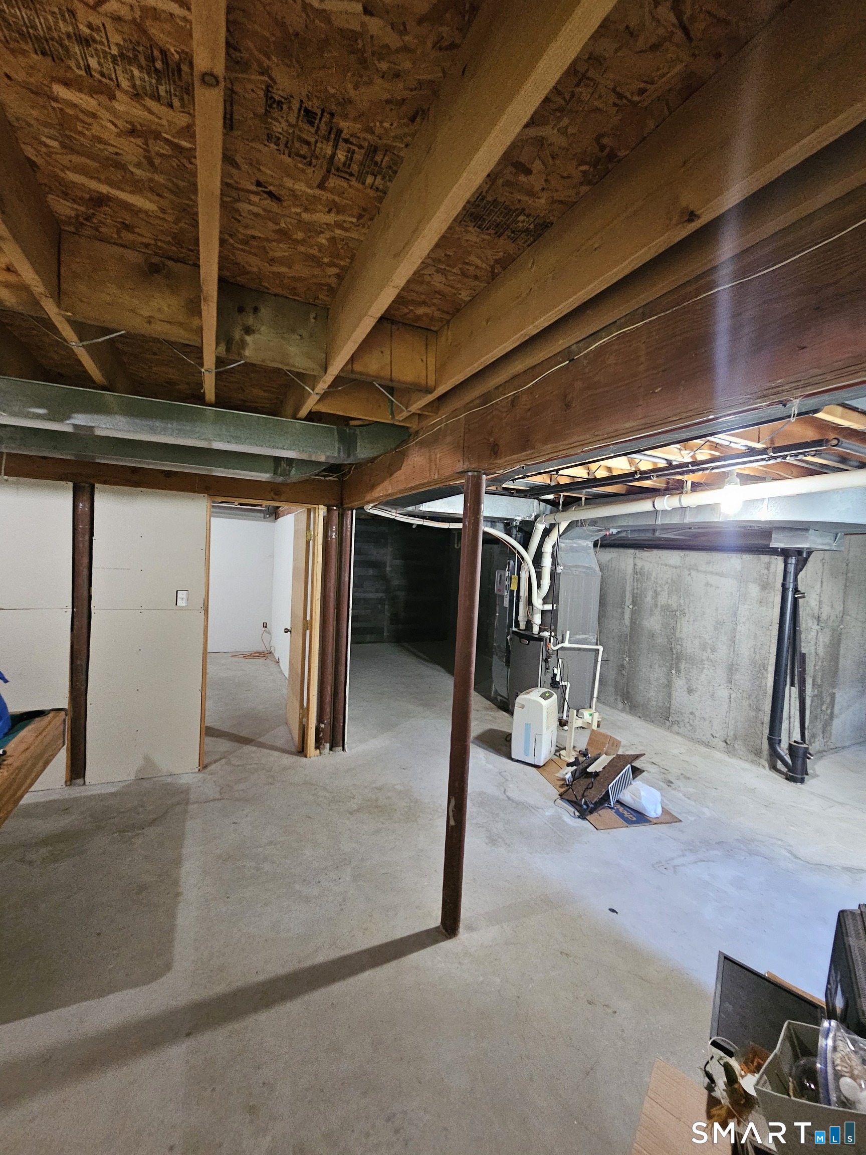 18 Tree Top Lane Property Photo 21