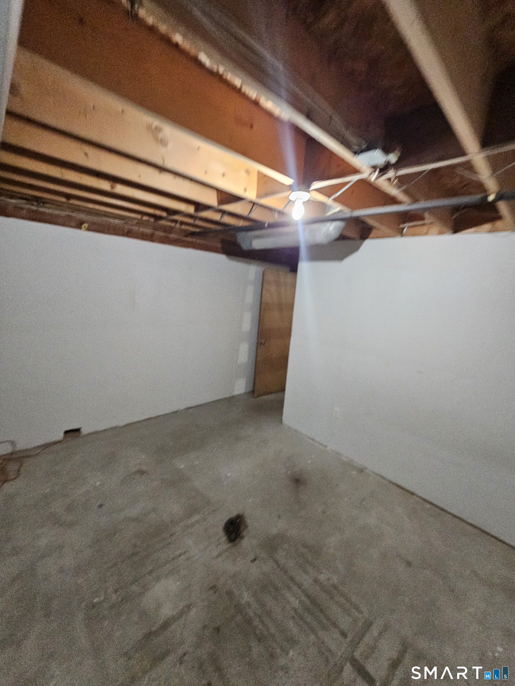 18 Tree Top Lane Property Photo 22