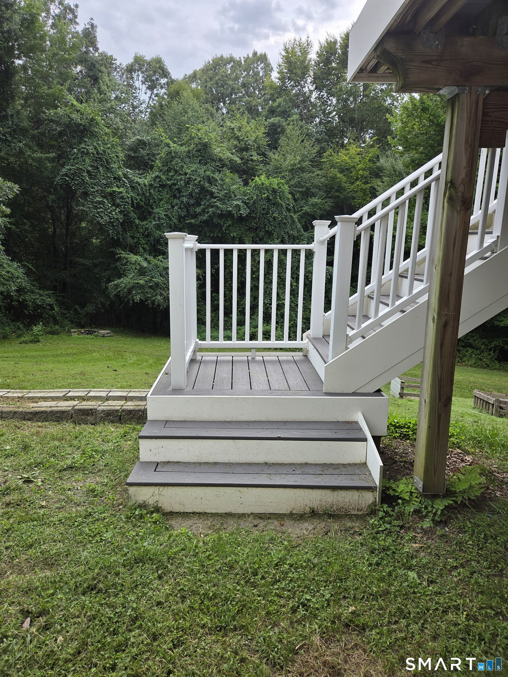 18 Tree Top Lane Property Photo 29
