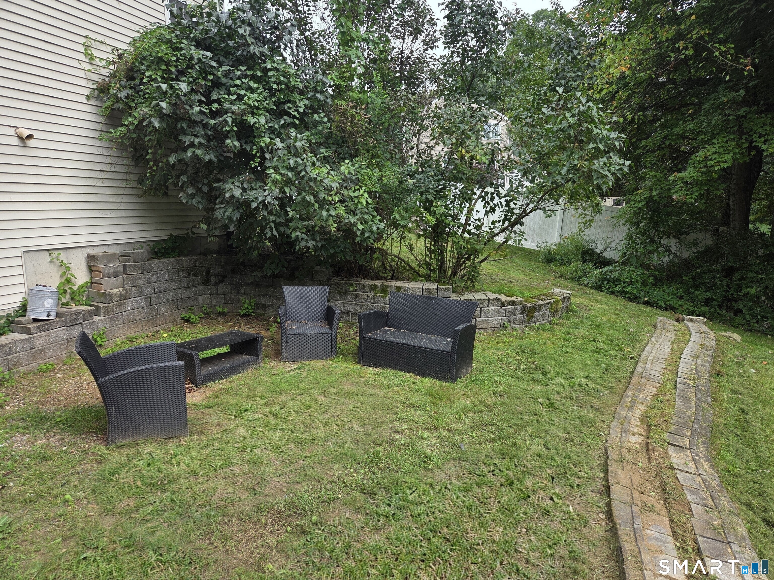 18 Tree Top Lane Property Photo 32