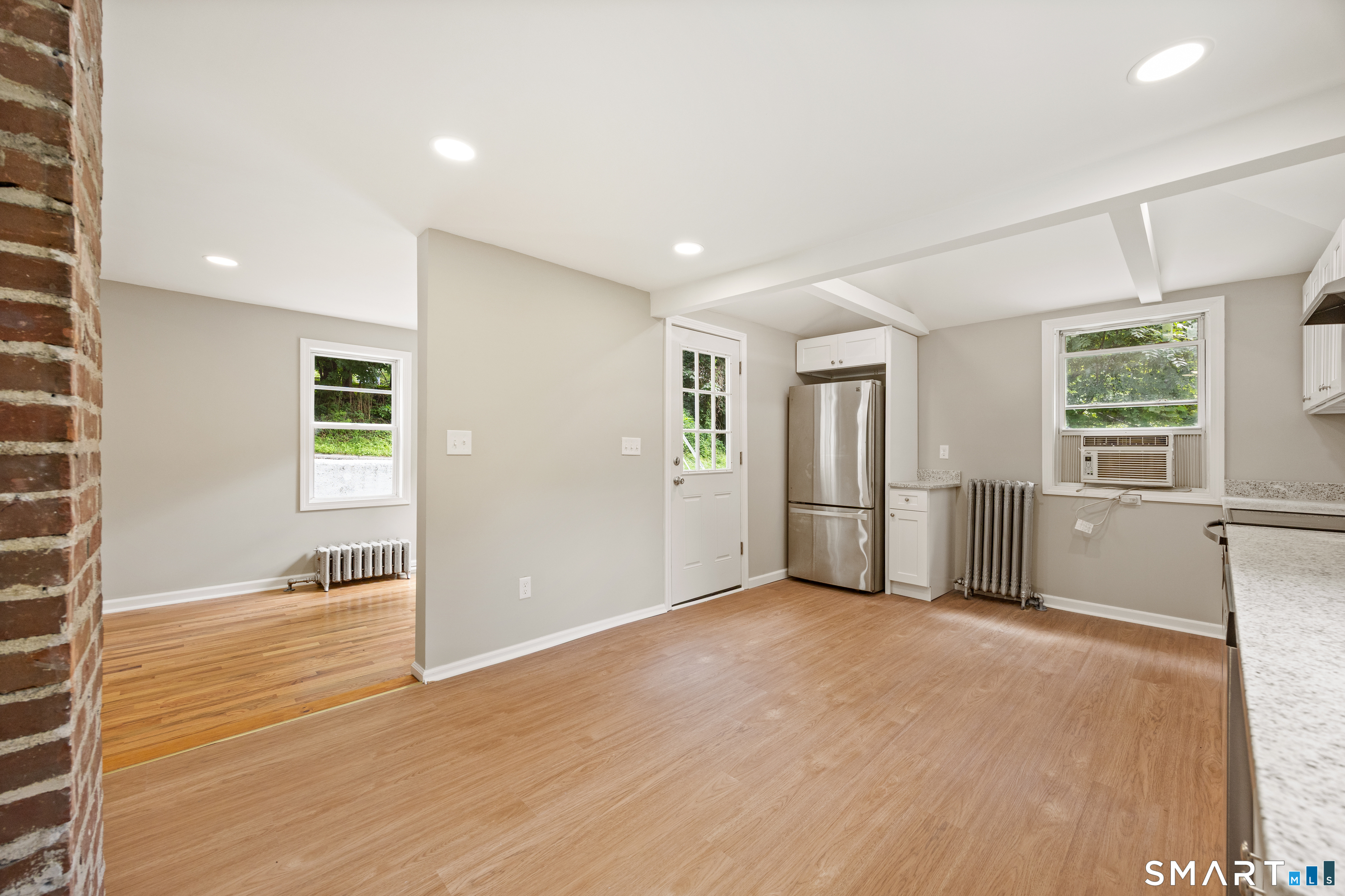 327 Steinmann Avenue Property Photo 9