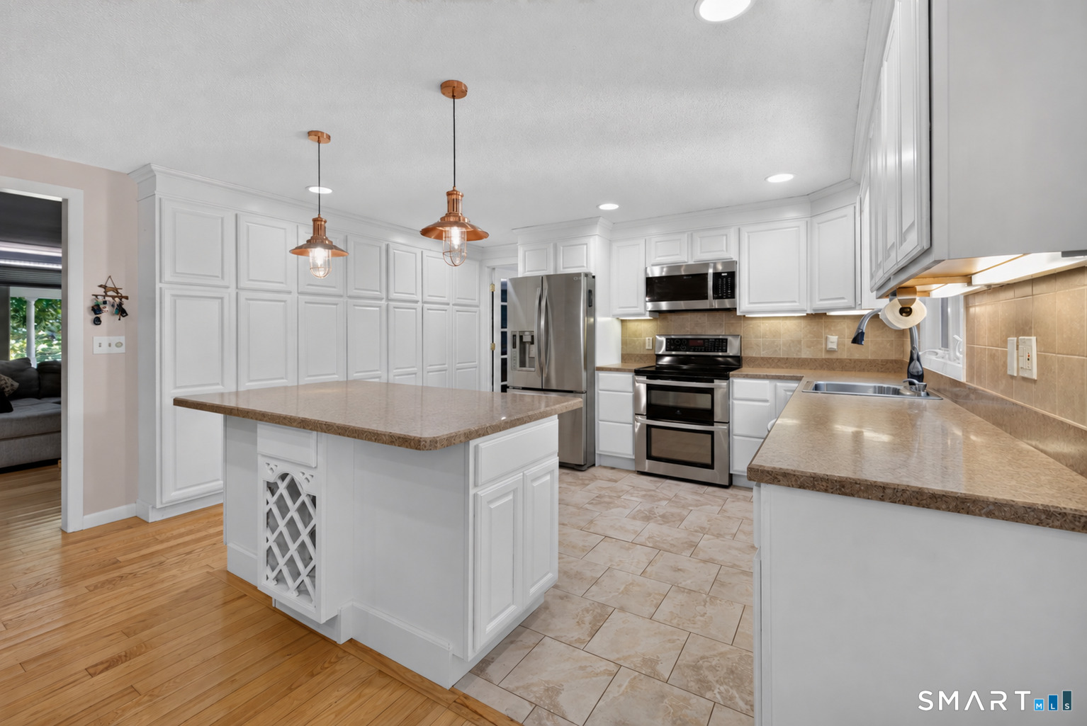 268 Woodland Street Property Photo 6
