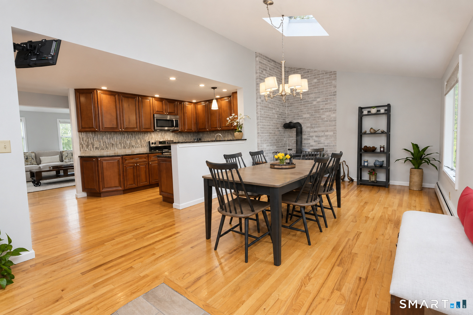 138 Tariffville Road Property Photo 14