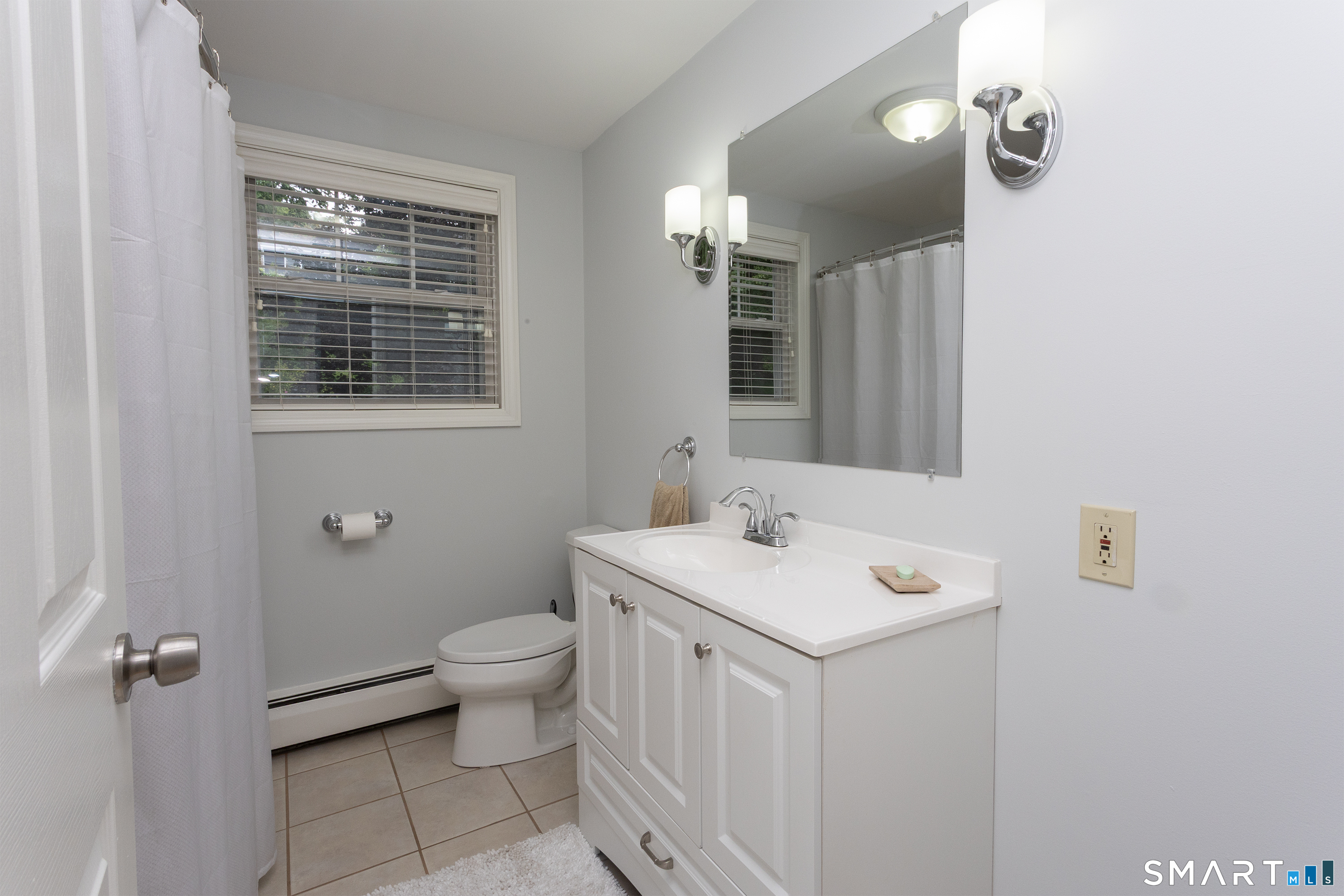 138 Tariffville Road Property Photo 27