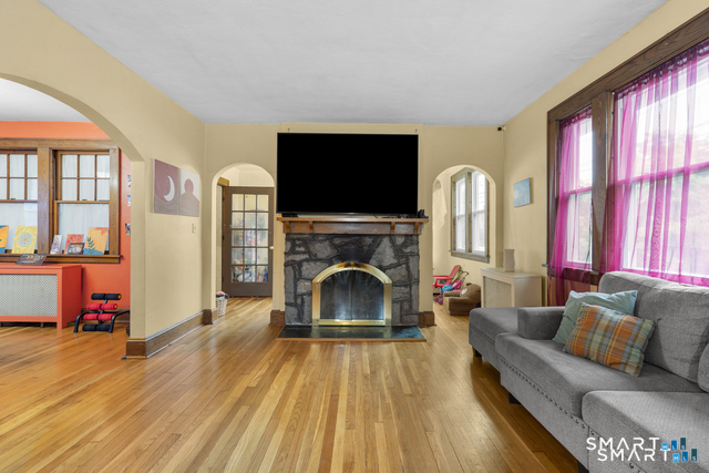 34 Glenwood Avenue Property Photo 3