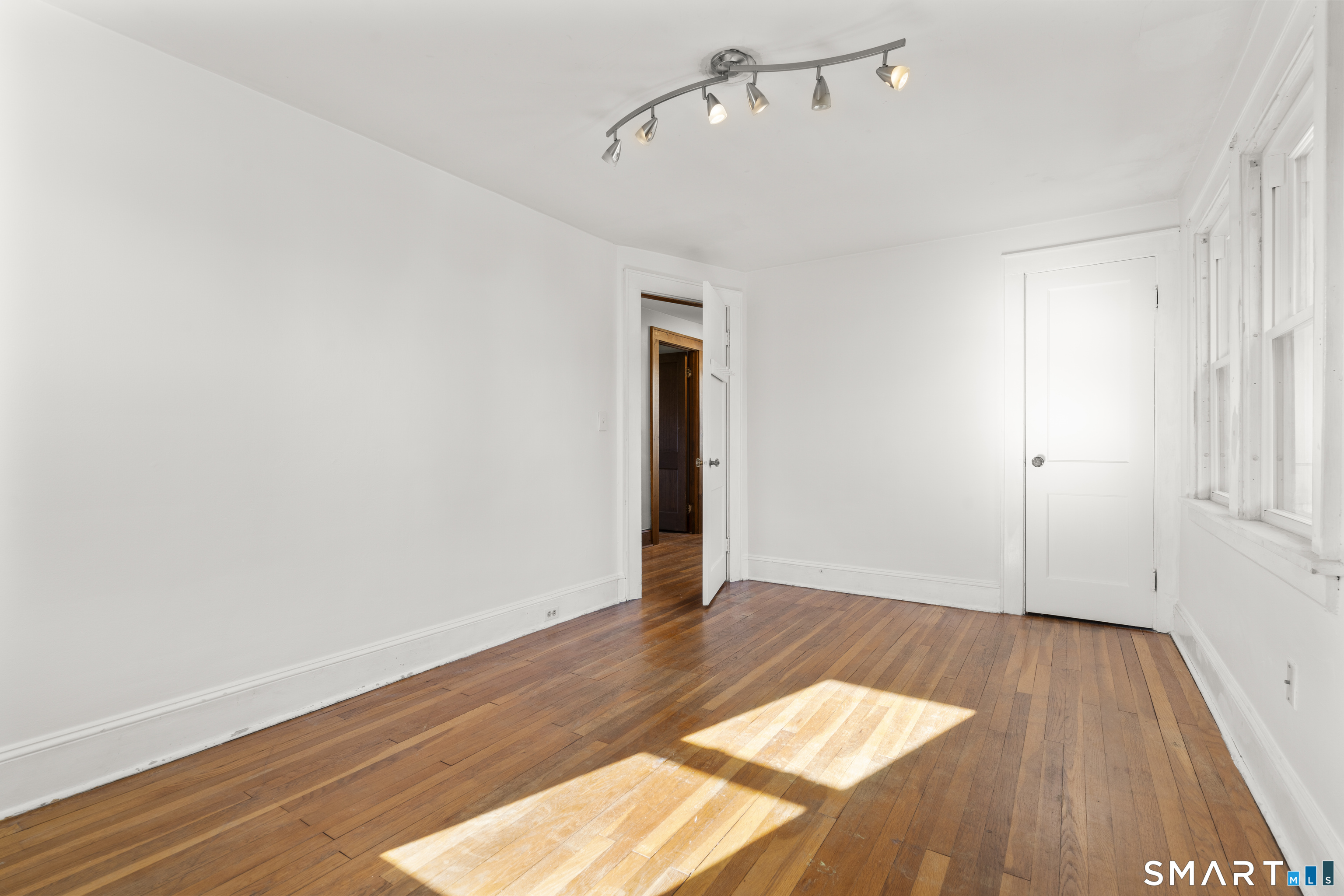 34 Glenwood Avenue Property Photo 27