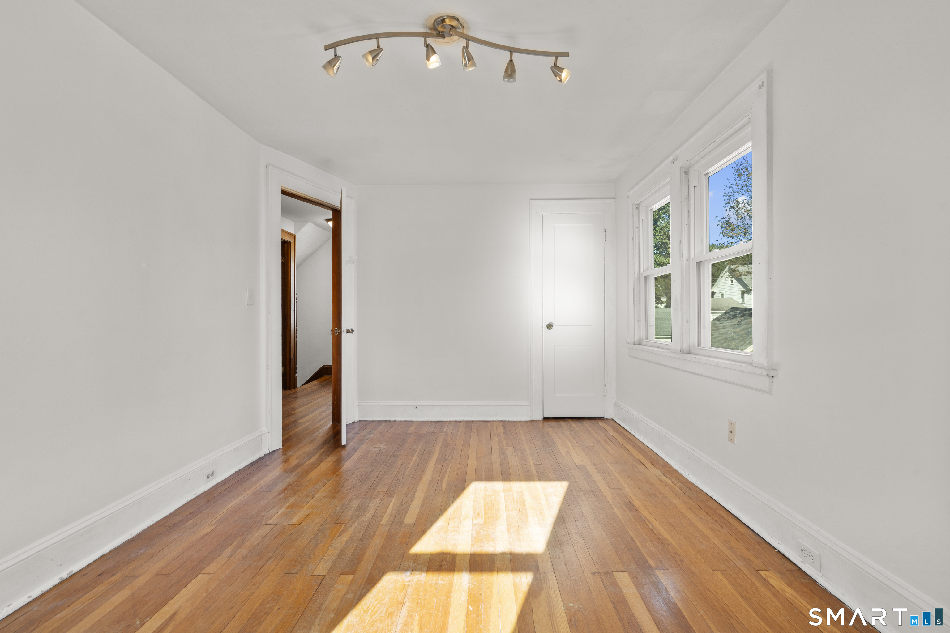34 Glenwood Avenue Property Photo 28