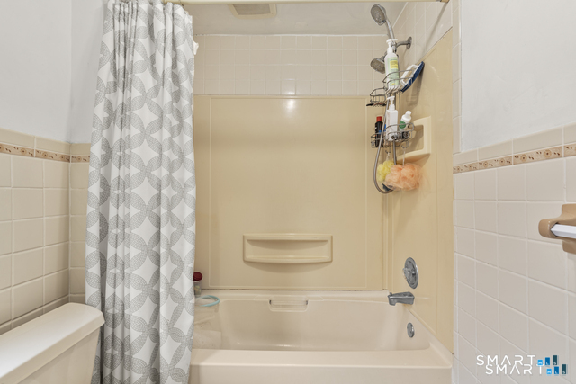 34 Glenwood Avenue Property Photo 32