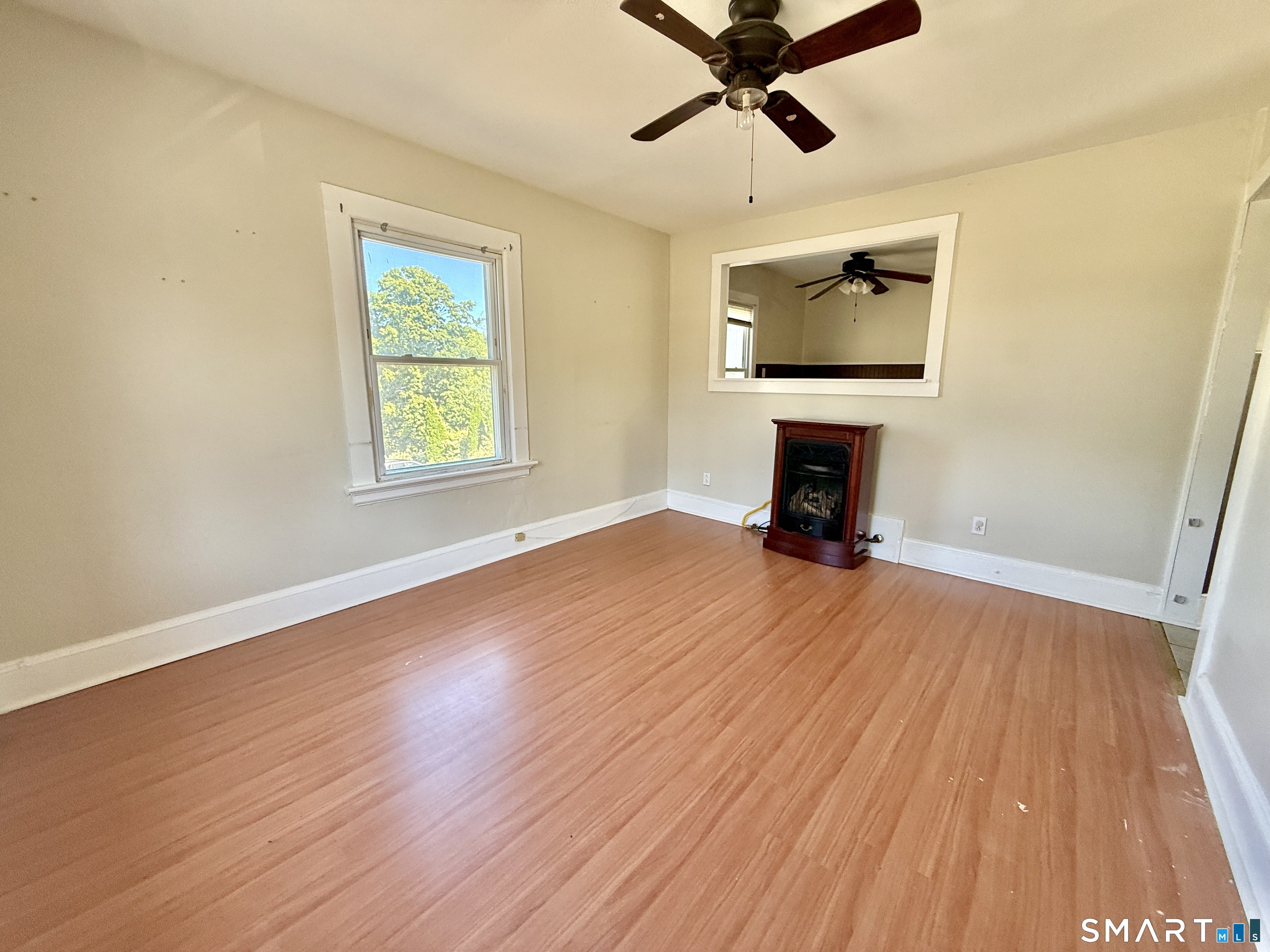 209-211 Davis 211 Street Property Photo 1