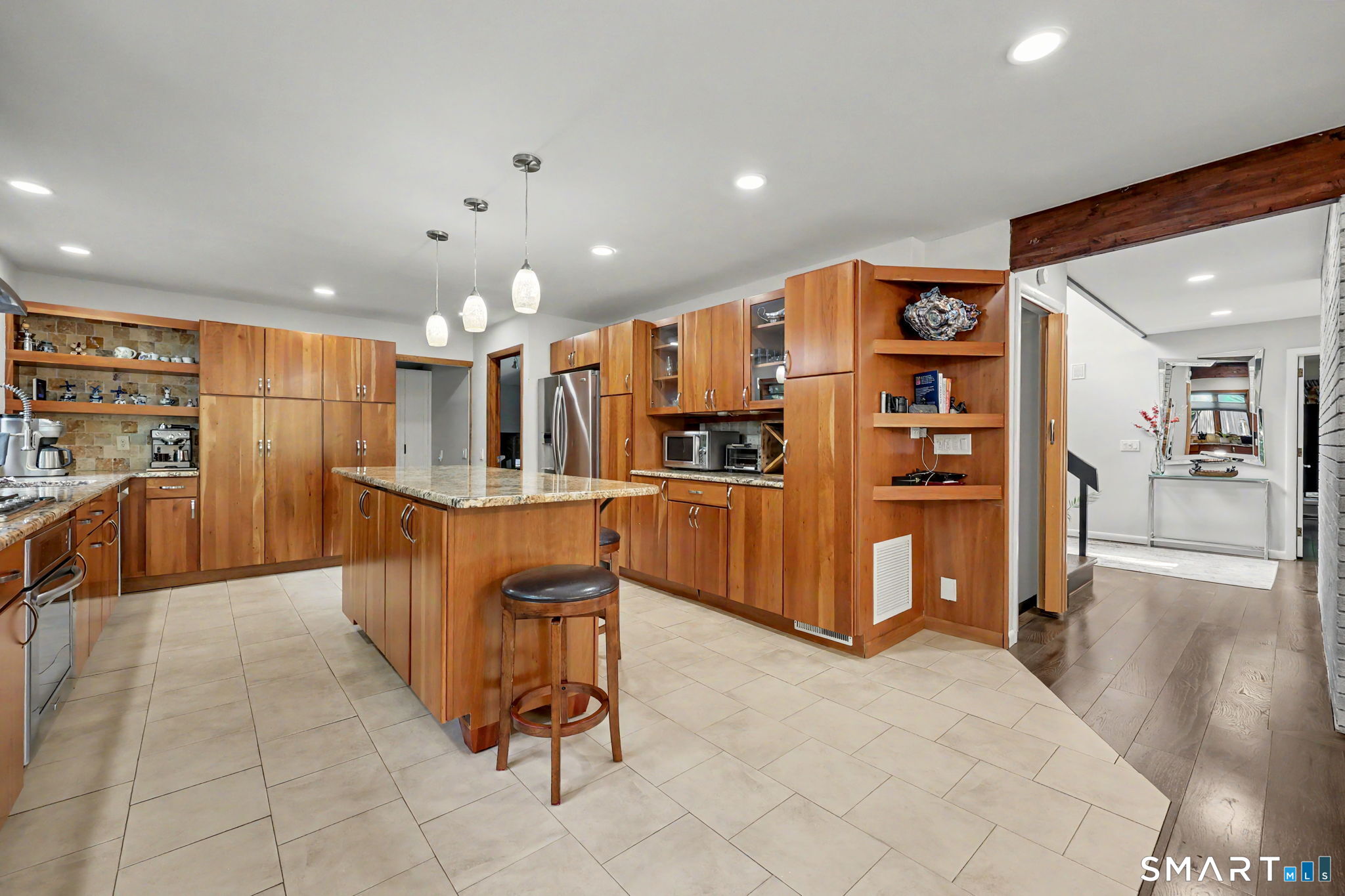 24205321 Property Photo 10