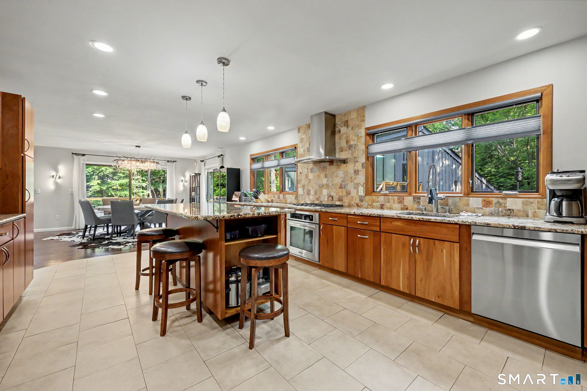 24205321 Property Photo 11