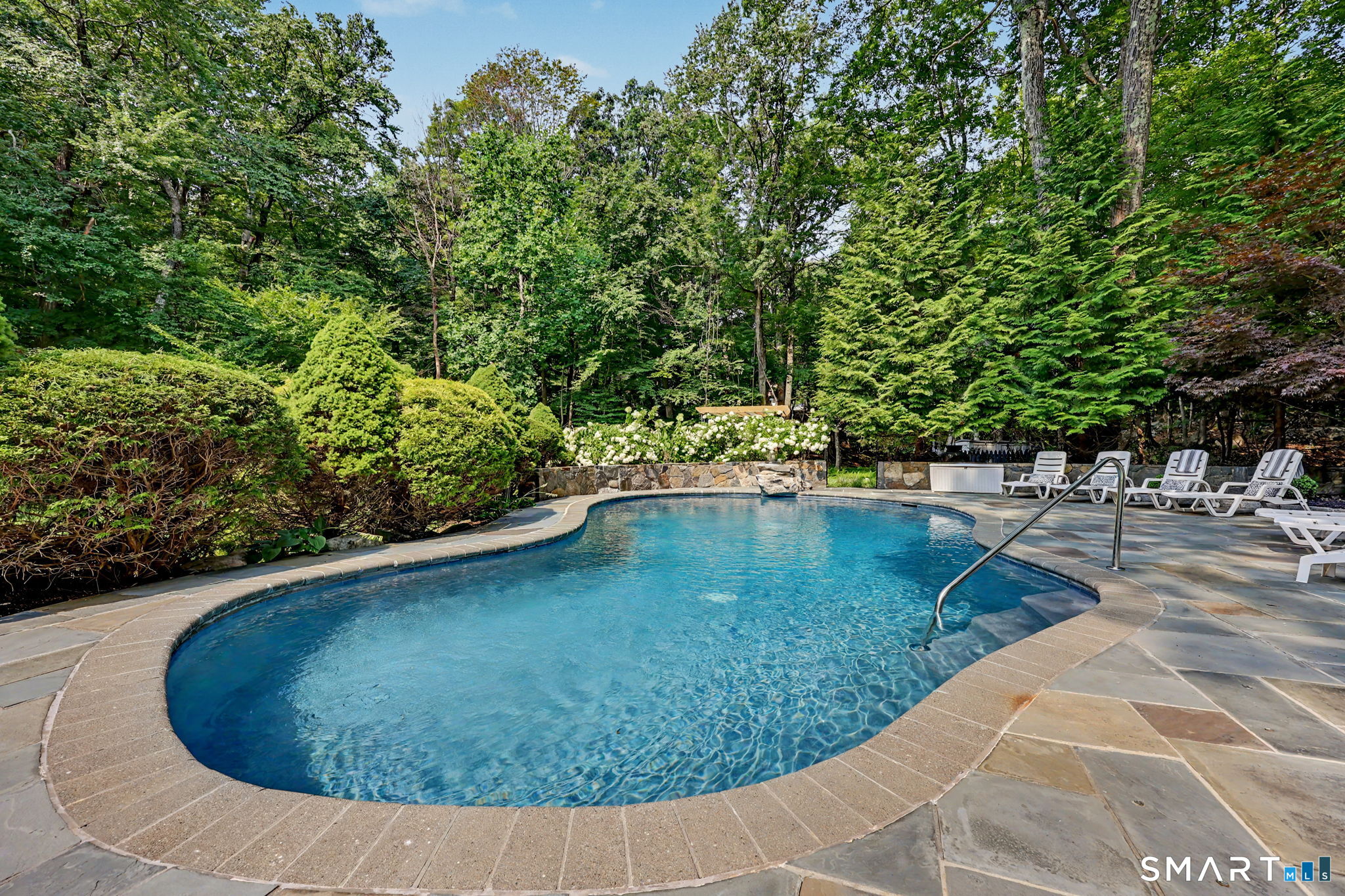 24205321 Property Photo 39
