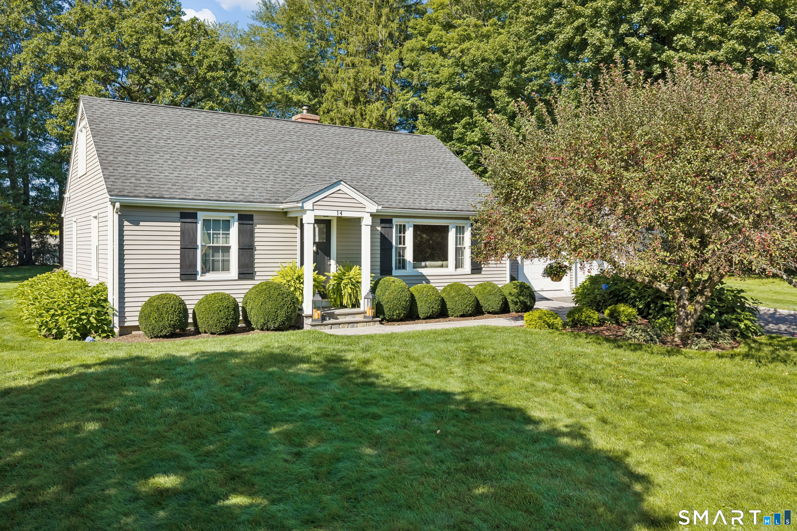14 Redwood Drive Property Photo 1