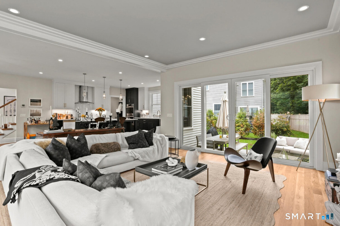 10 Argento Lane Property Photo 4
