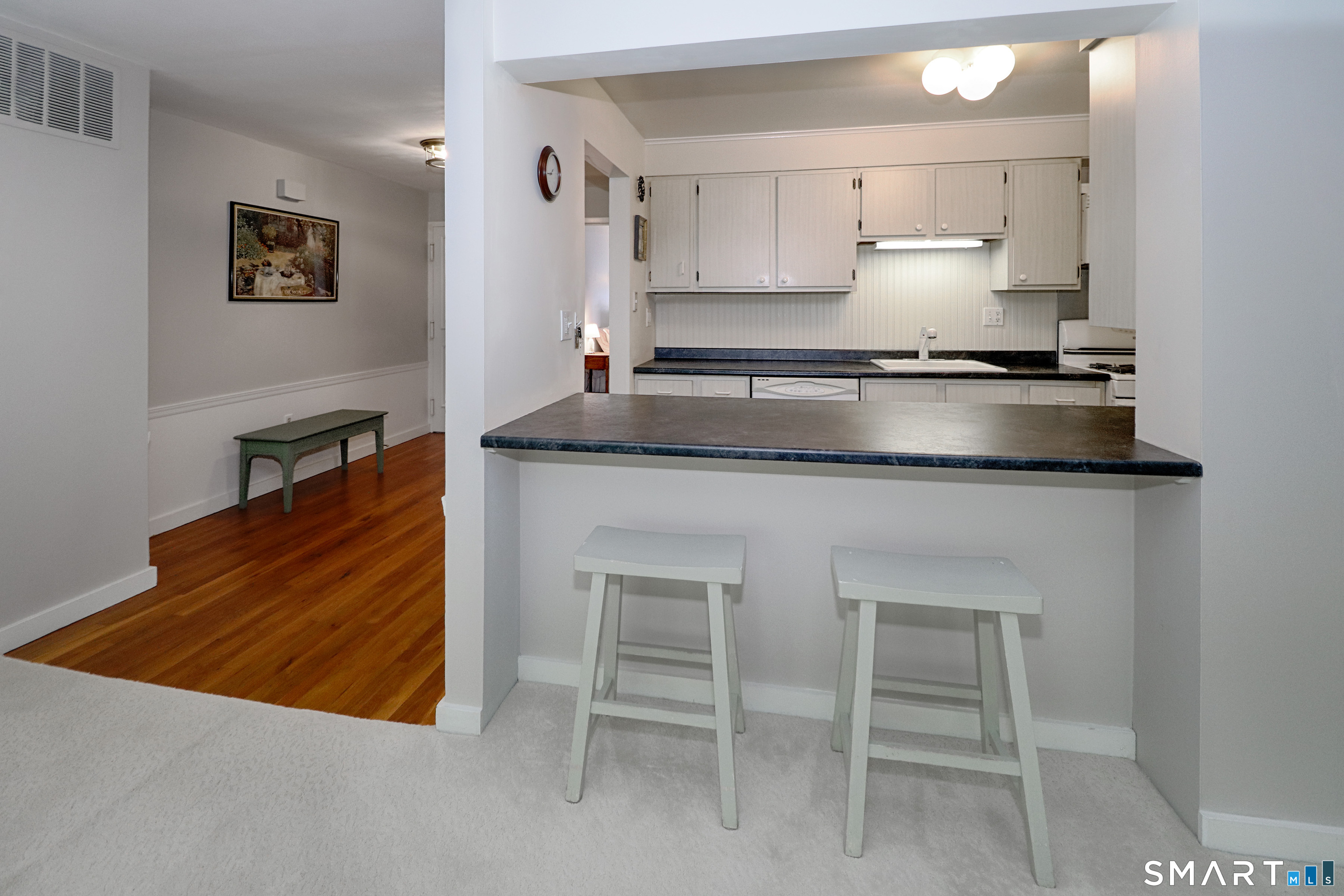 160 Fairfield Woods 48 Road Property Photo 10