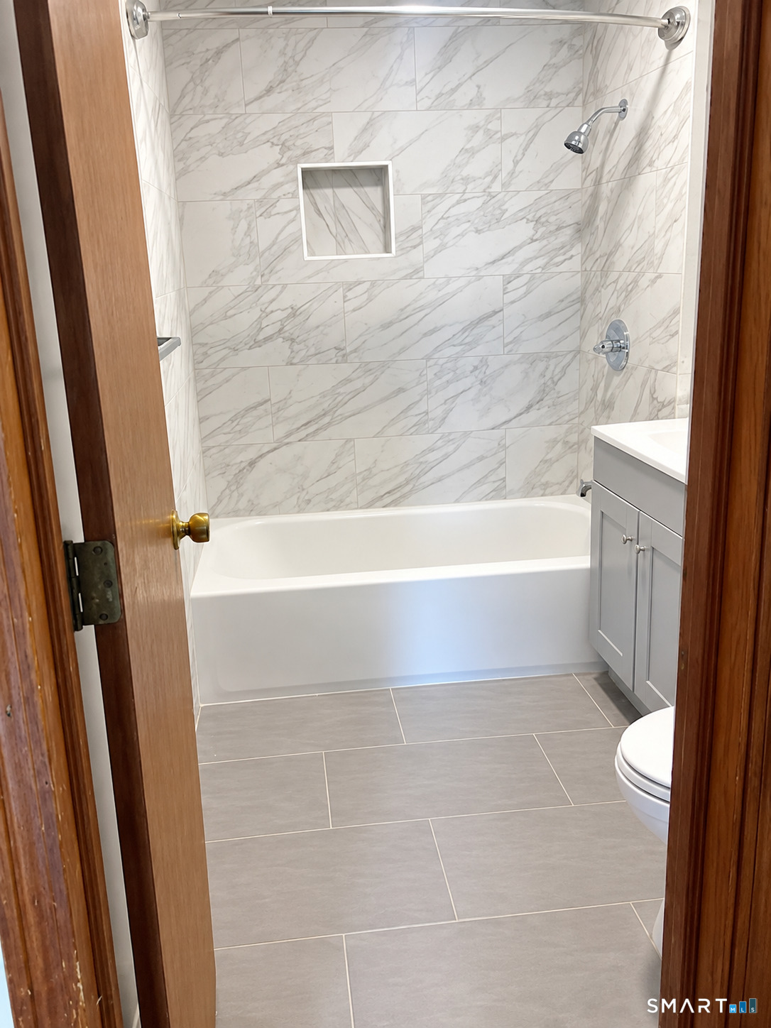 69 Beecher 3 Avenue Property Photo 4