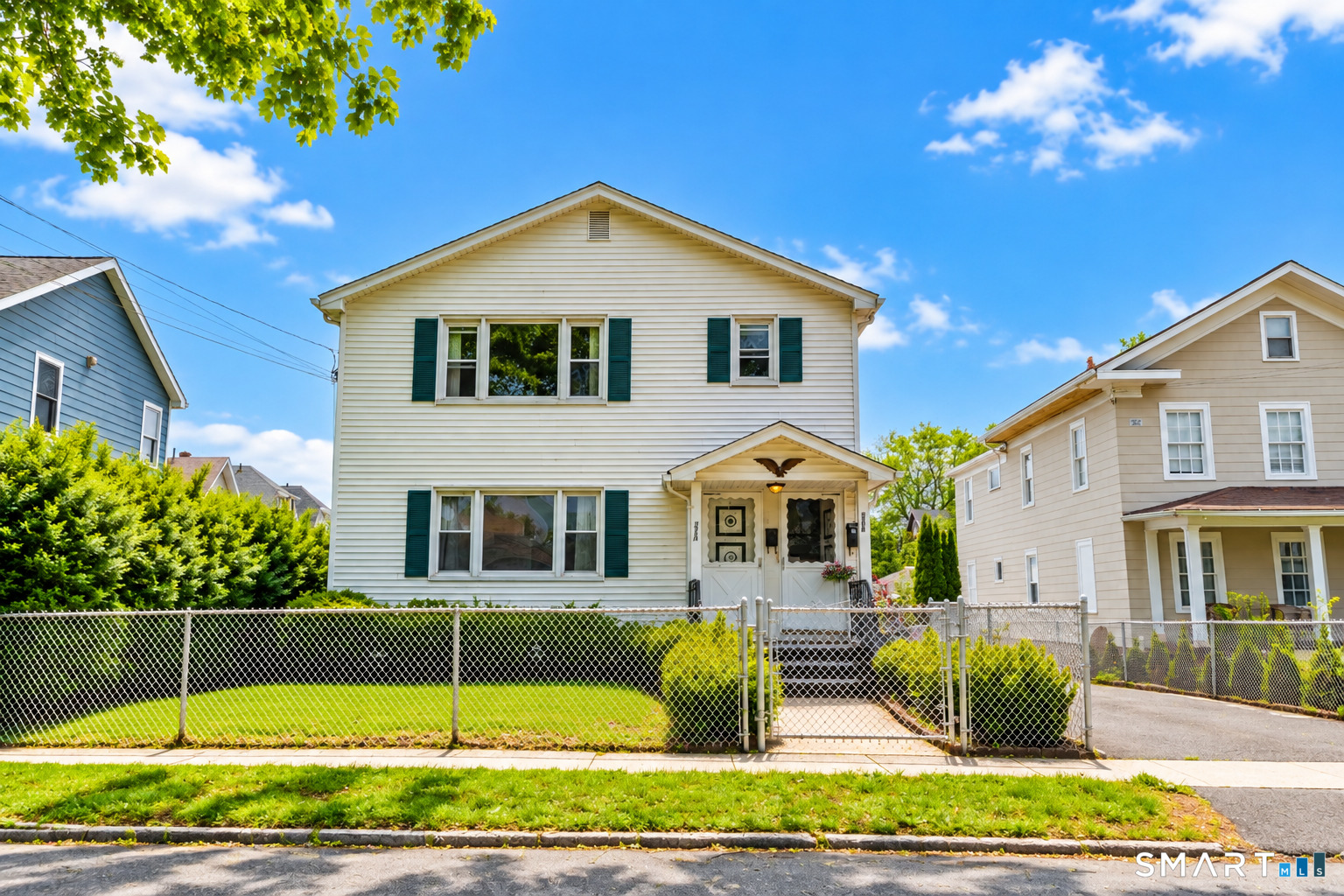 326 Grovers Avenue Property Photo 1