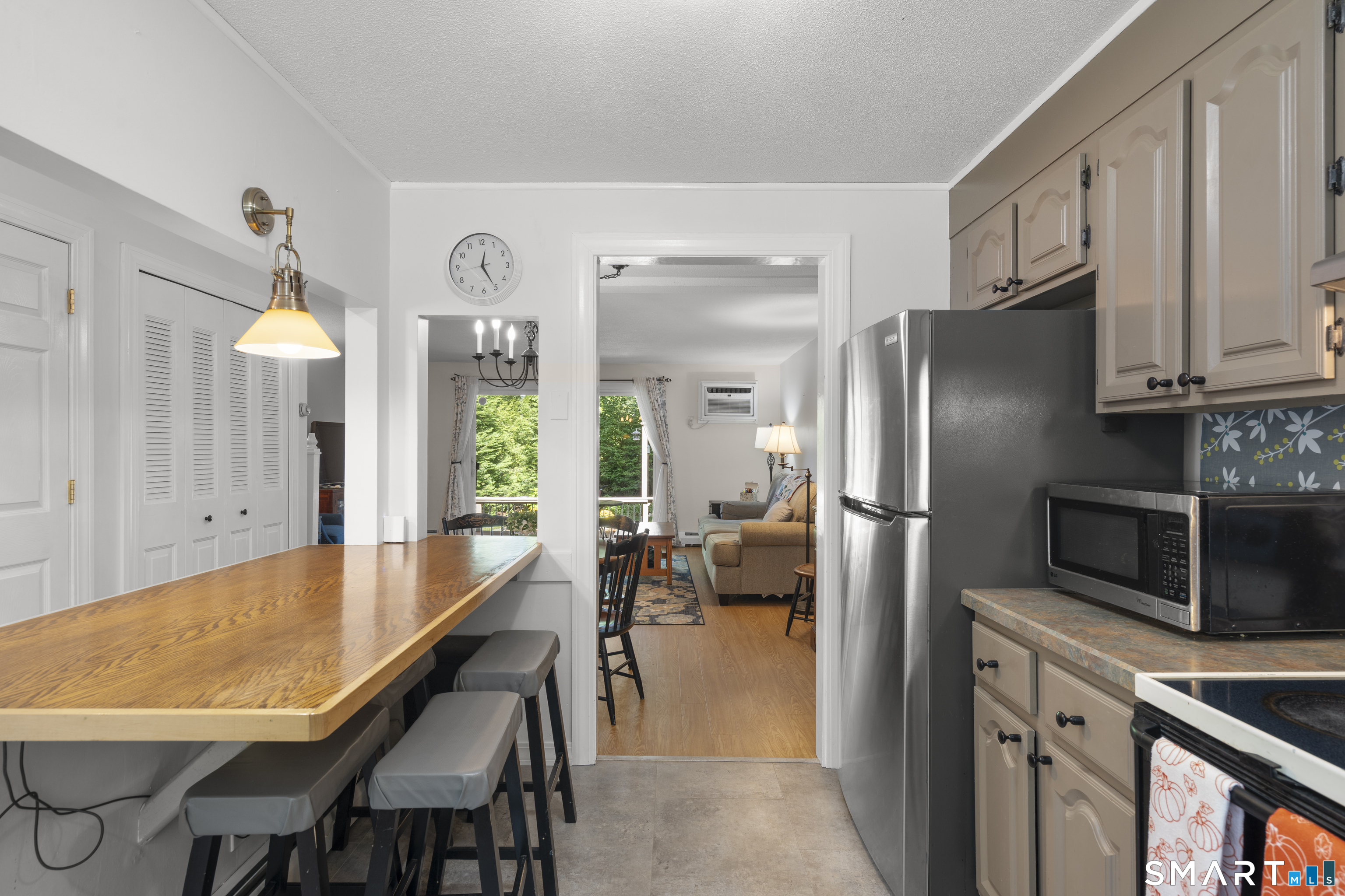 128 Highland B Street Property Photo 6