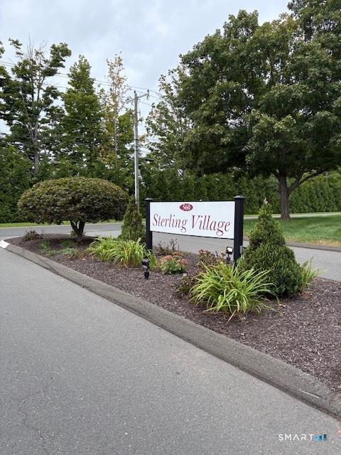 33 Essex 33 Court Property Photo 1