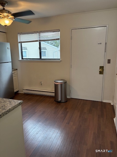 33 Essex 33 Court Property Photo 5