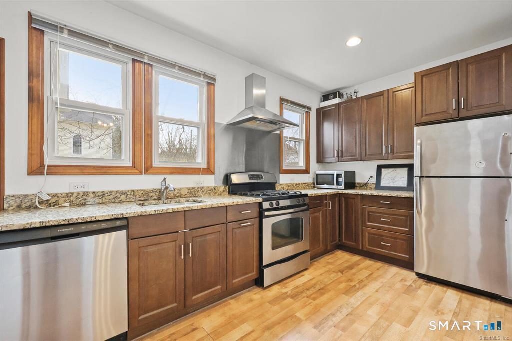 33 Central Avenue Property Photo 2