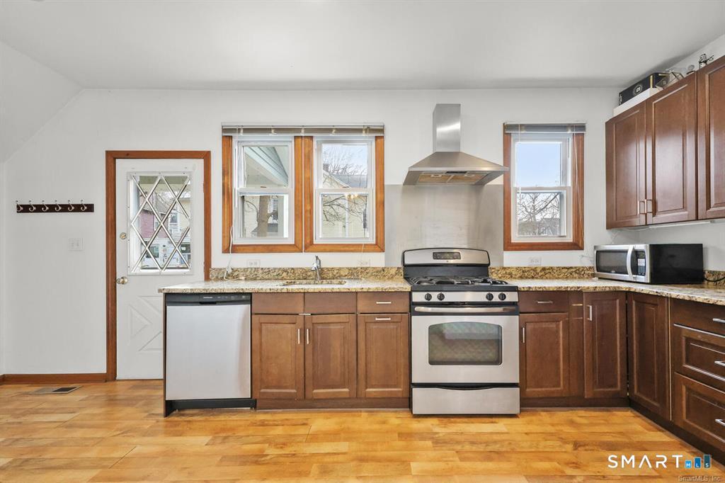 33 Central Avenue Property Photo 3
