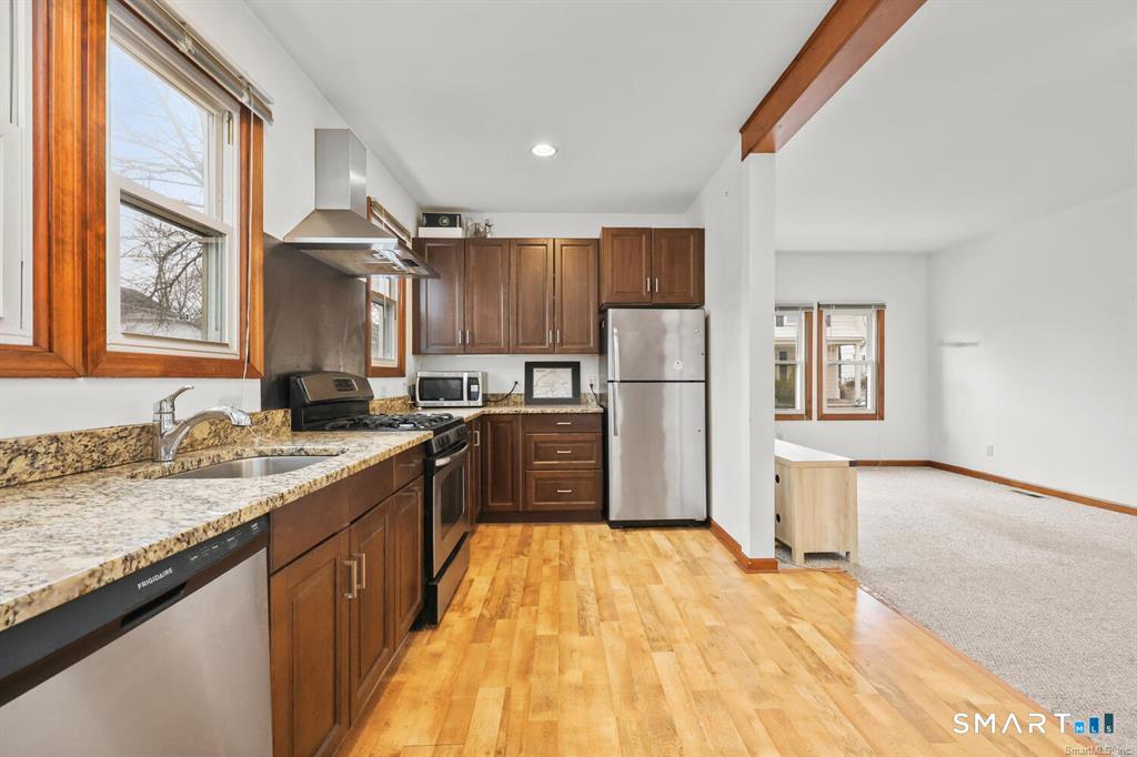 33 Central Avenue Property Photo 5