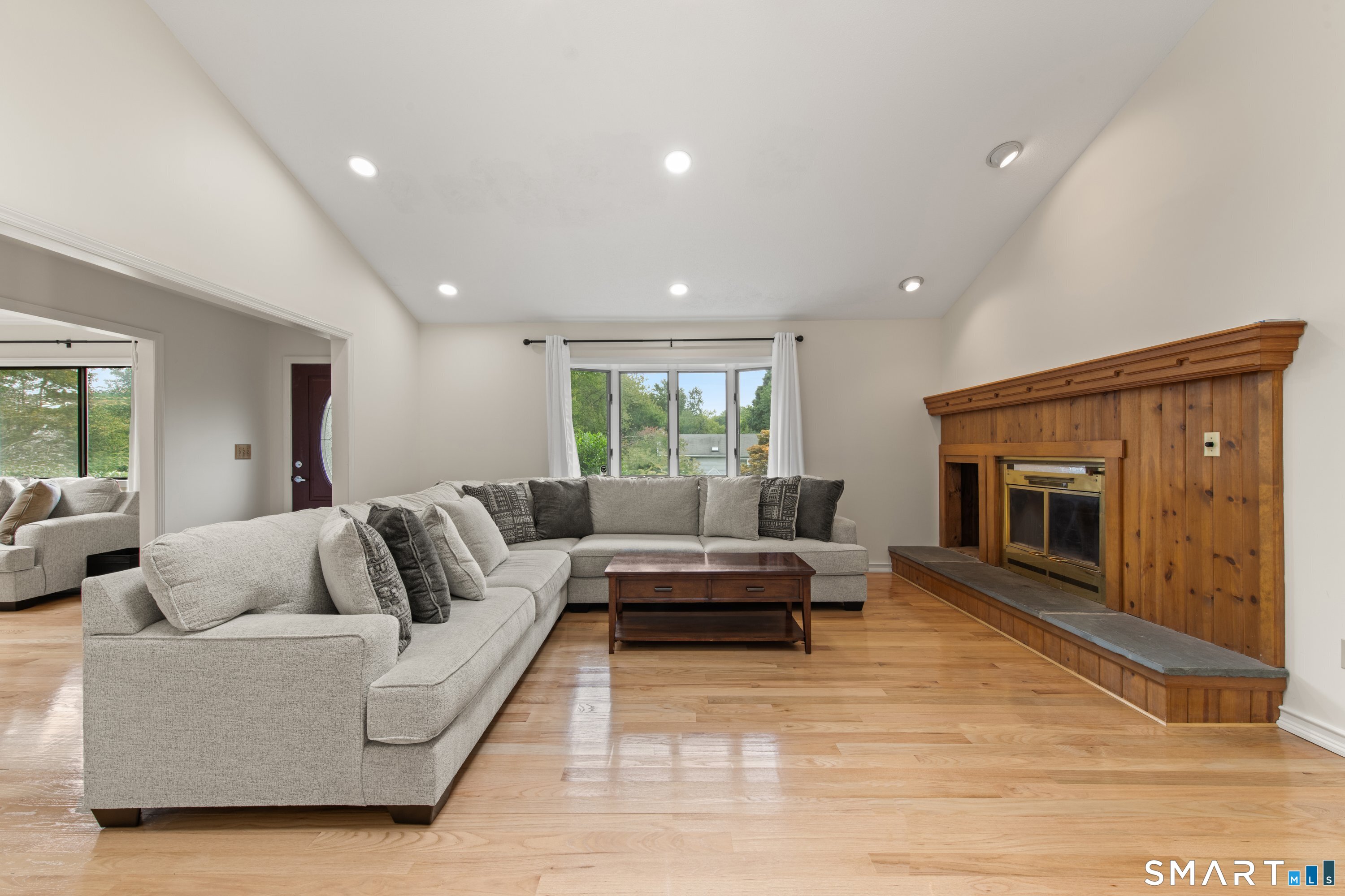 223 Sterling Road Property Photo 4