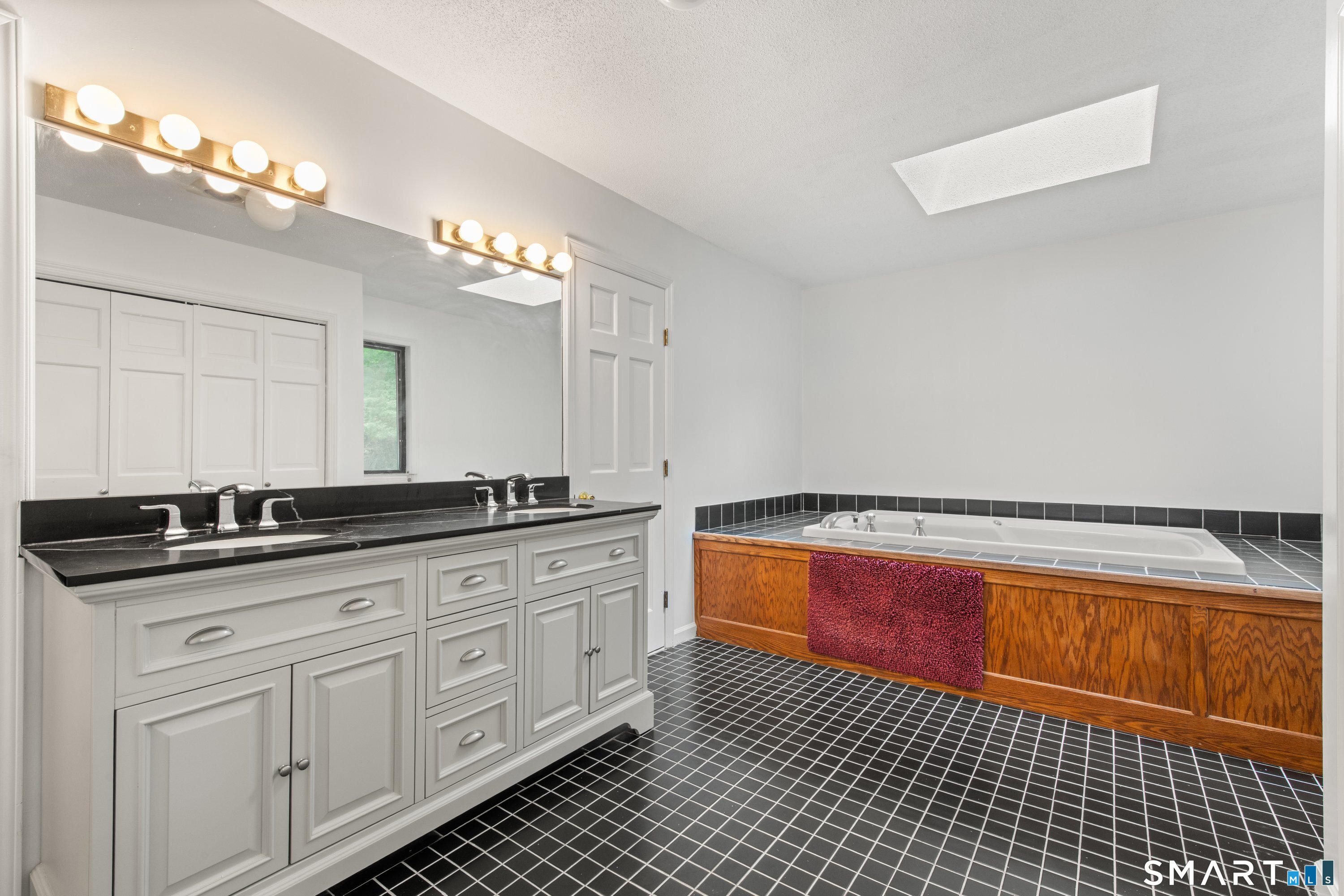 223 Sterling Road Property Photo 17