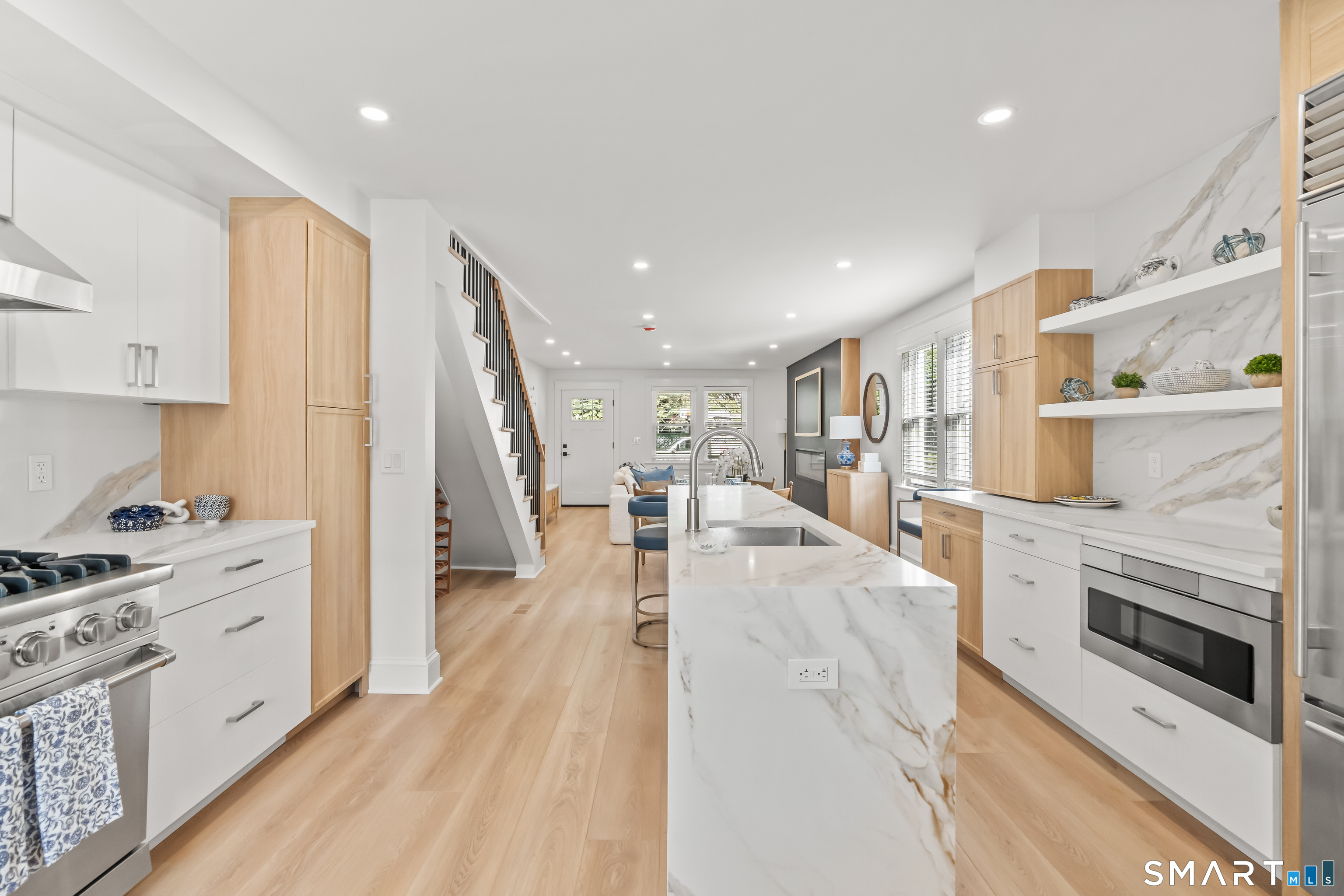 8 Farley A Street Property Photo 12