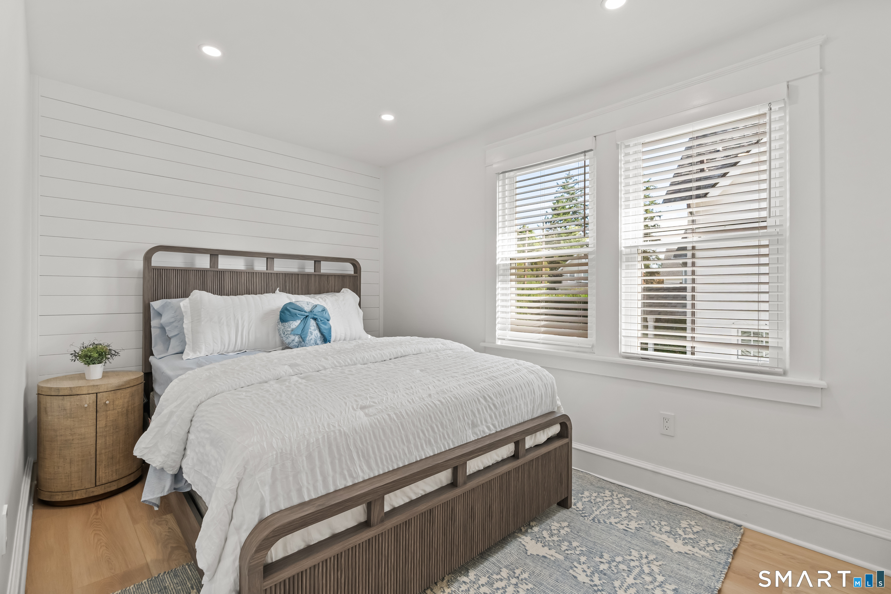 8 Farley A Street Property Photo 18