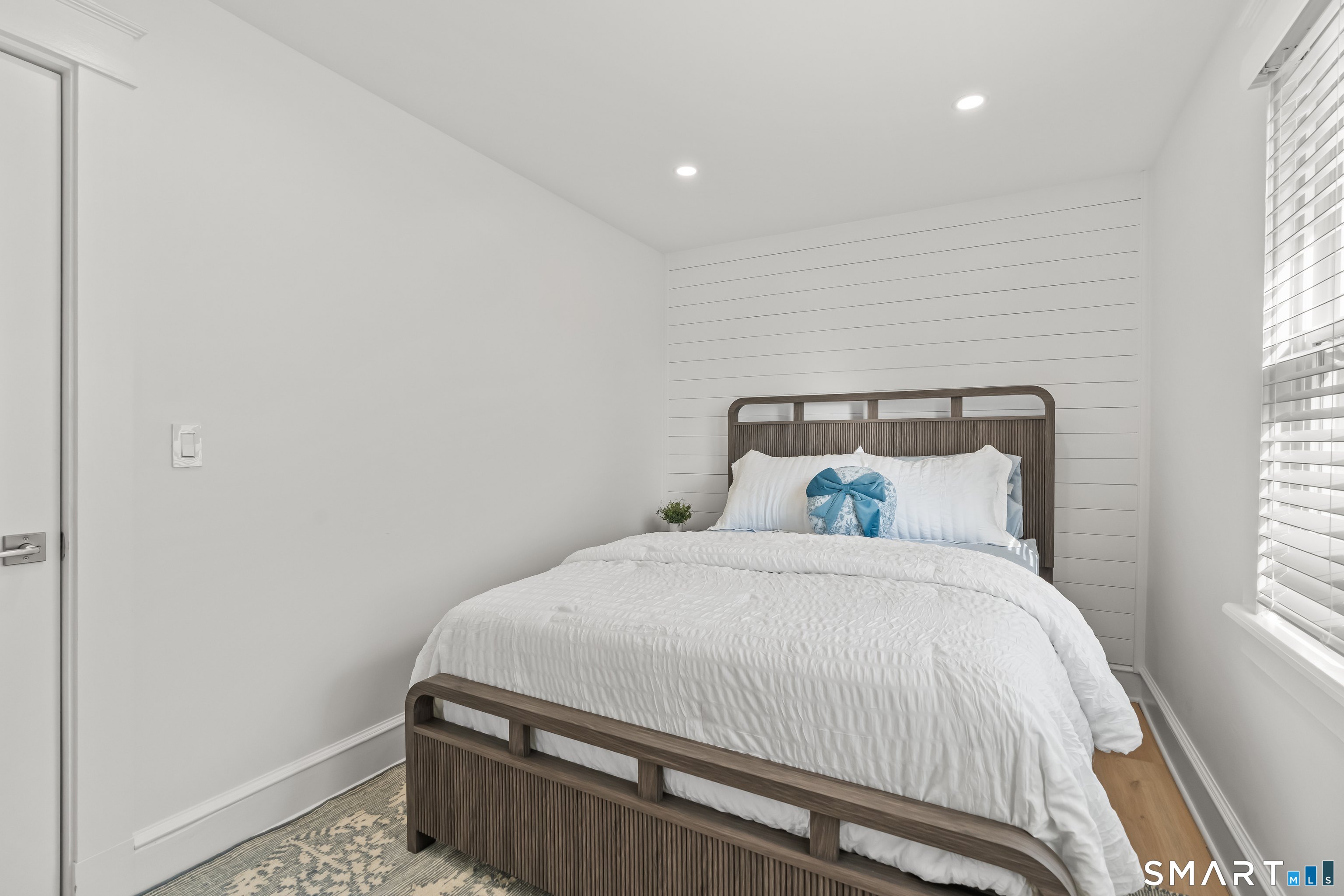 8 Farley A Street Property Photo 19